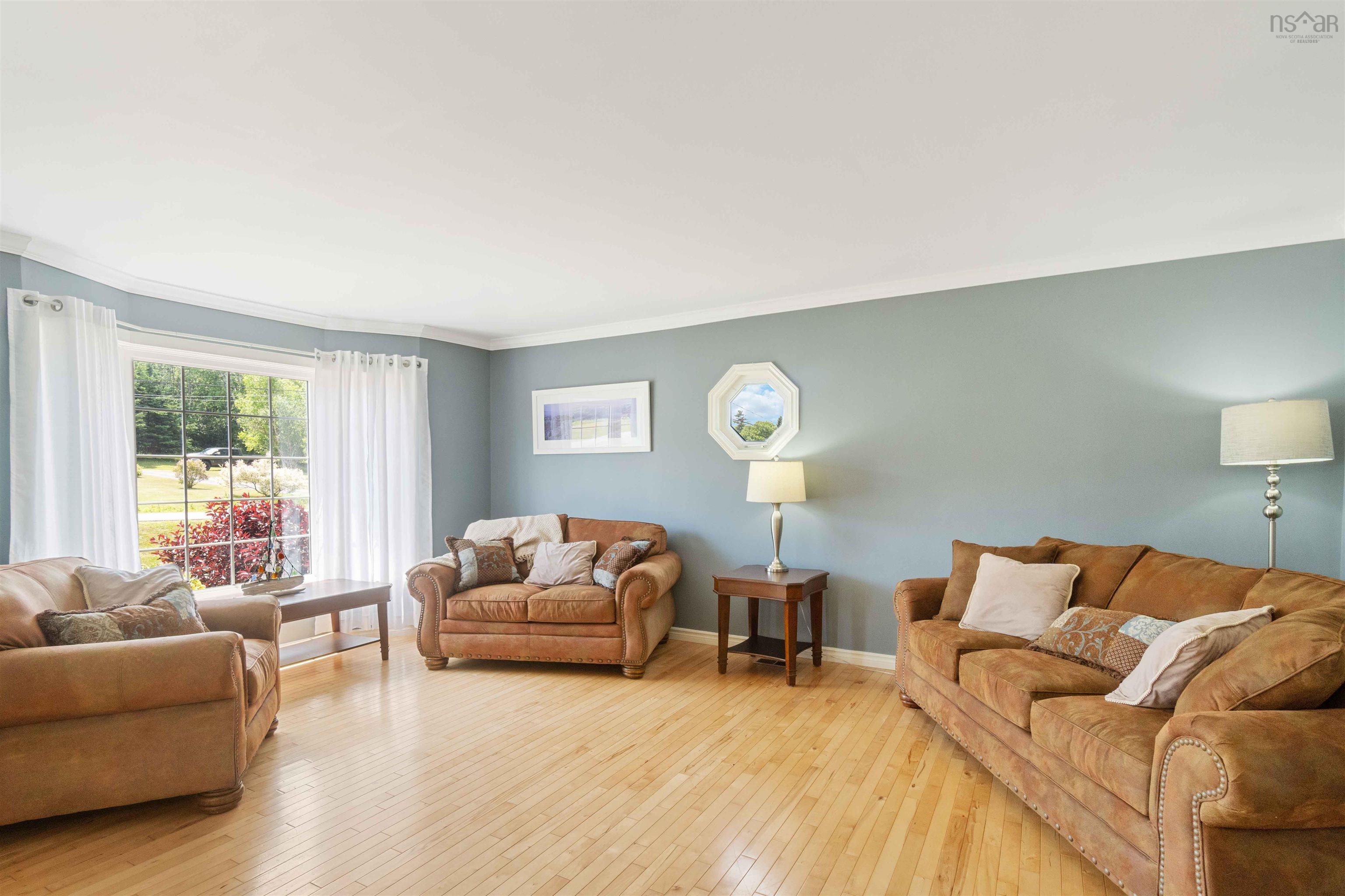 $324,900.00: 5191 Shore Road W, Parkers Cove