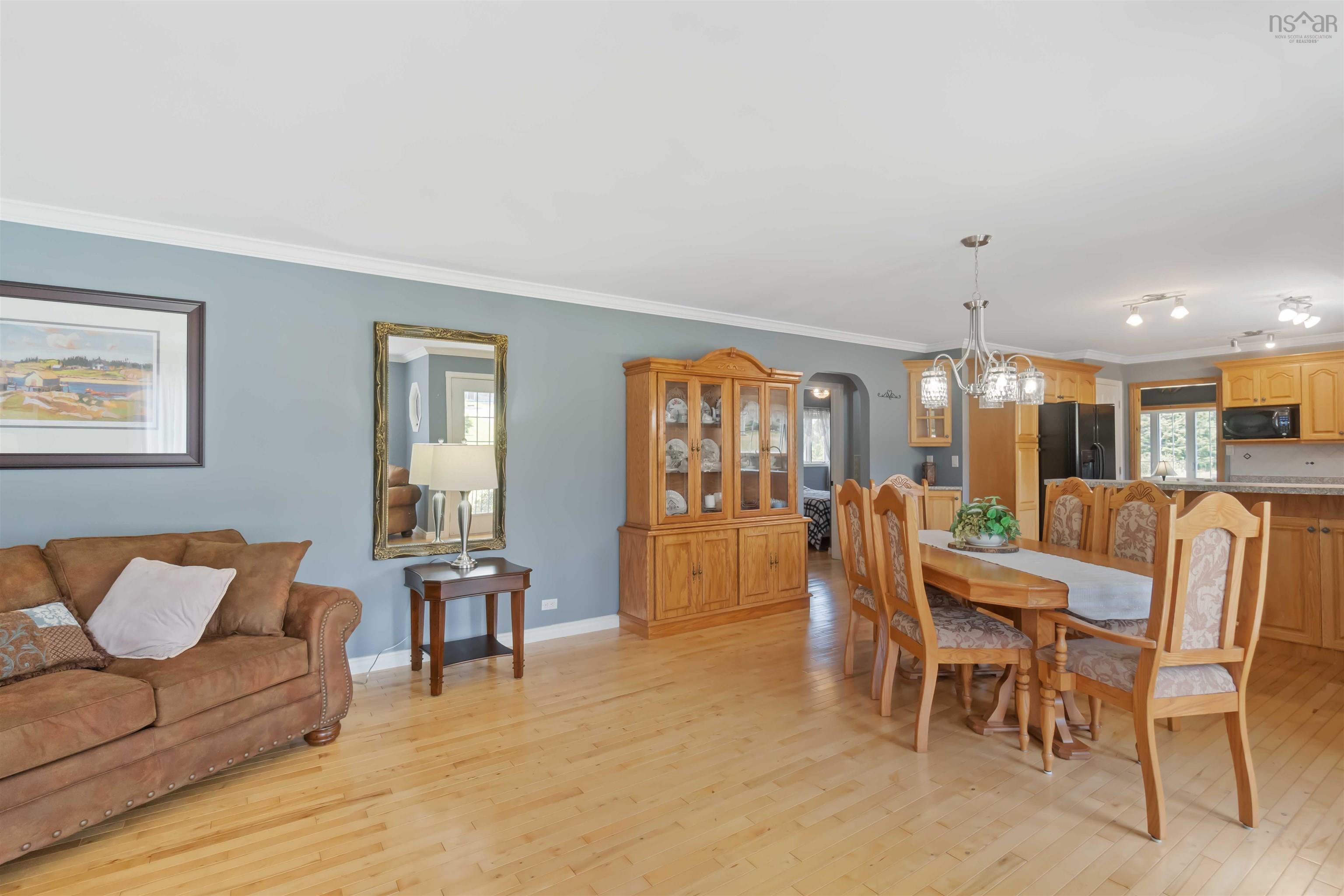 $324,900.00: 5191 Shore Road W, Parkers Cove