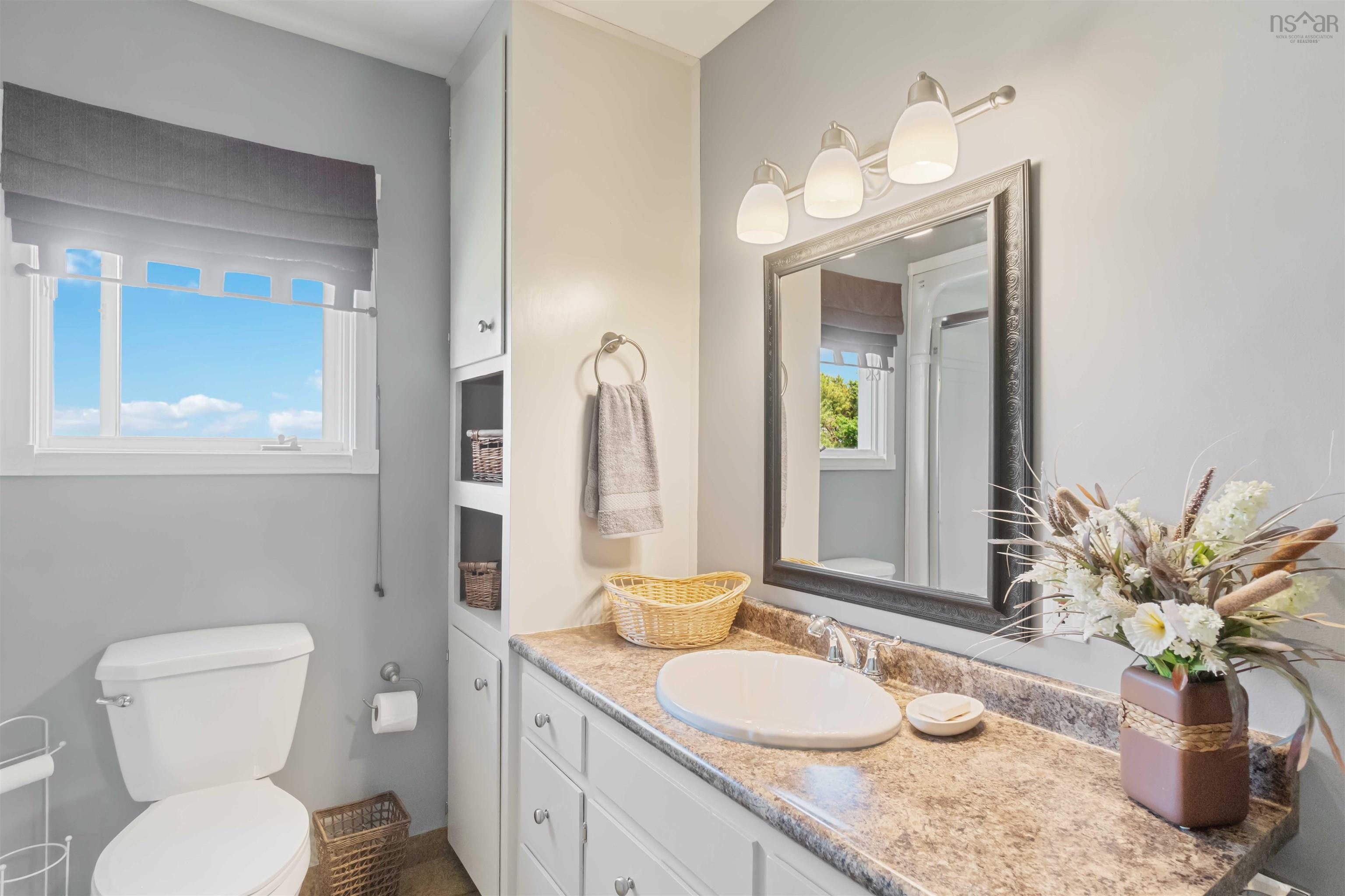 $324,900.00: 5191 Shore Road W, Parkers Cove