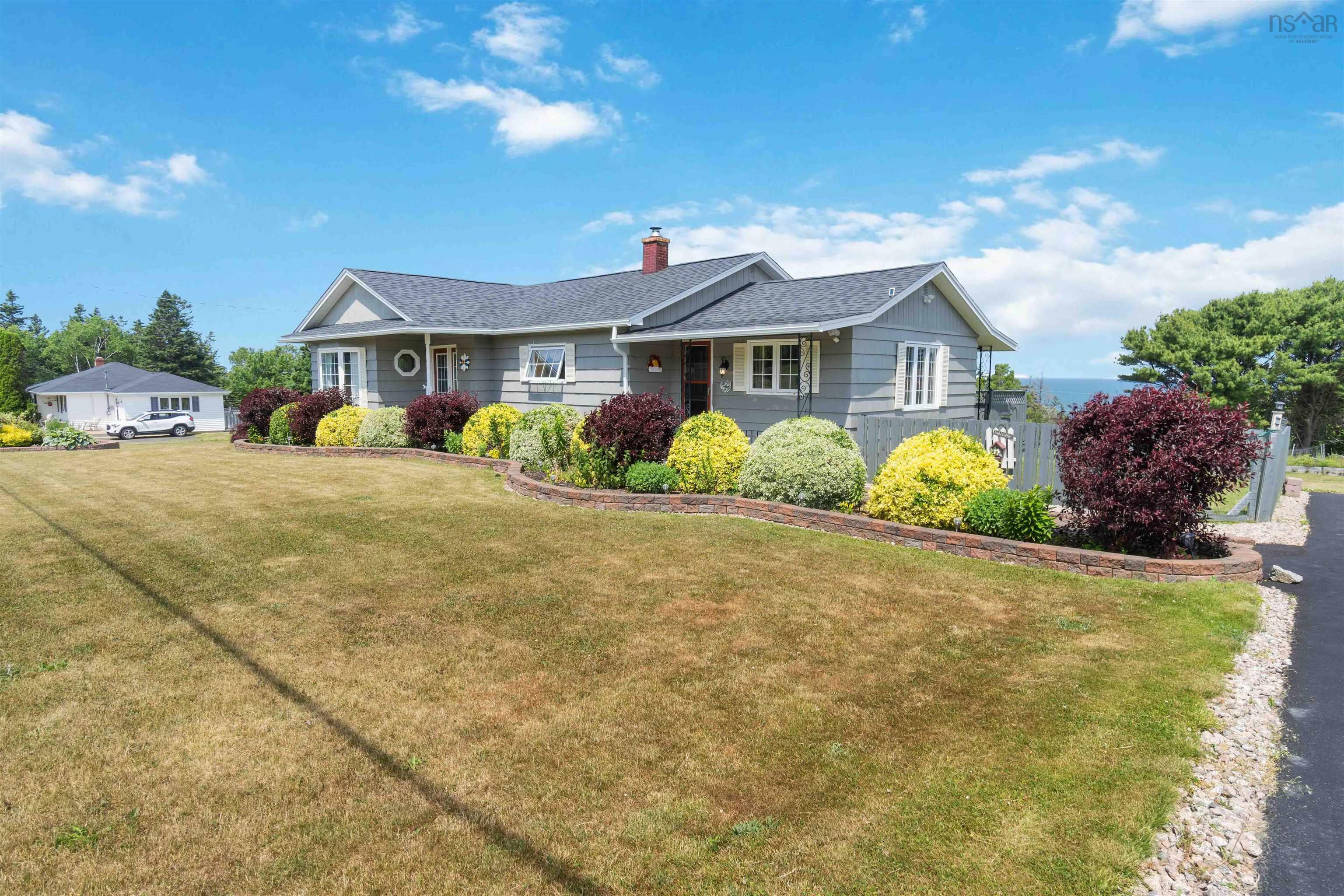 $324,900.00: 5191 Shore Road W, Parkers Cove