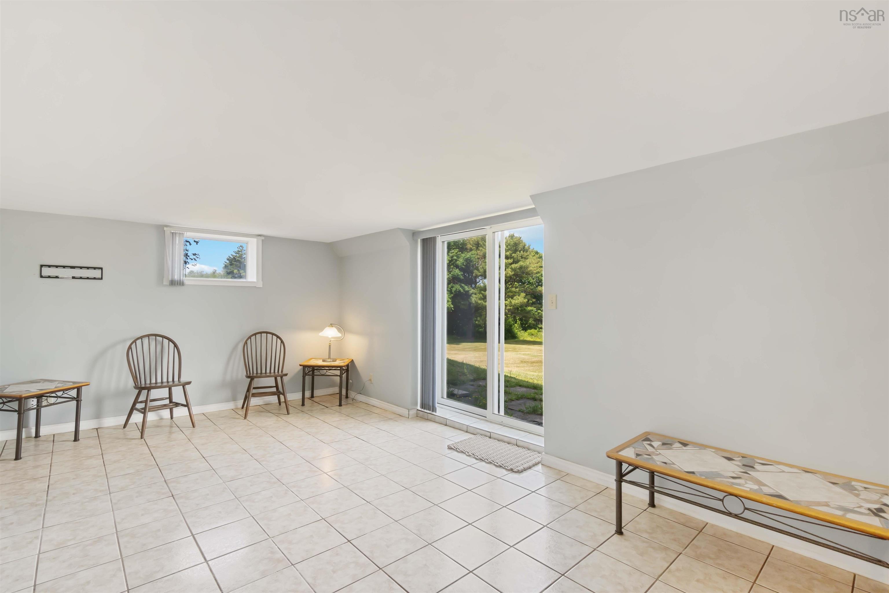 $324,900.00: 5191 Shore Road W, Parkers Cove