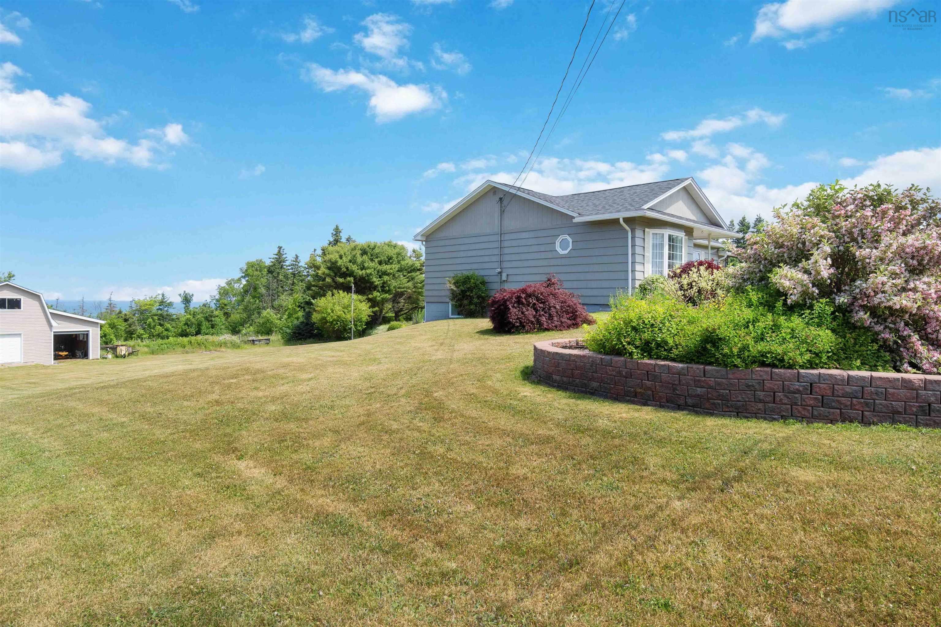 $324,900.00: 5191 Shore Road W, Parkers Cove