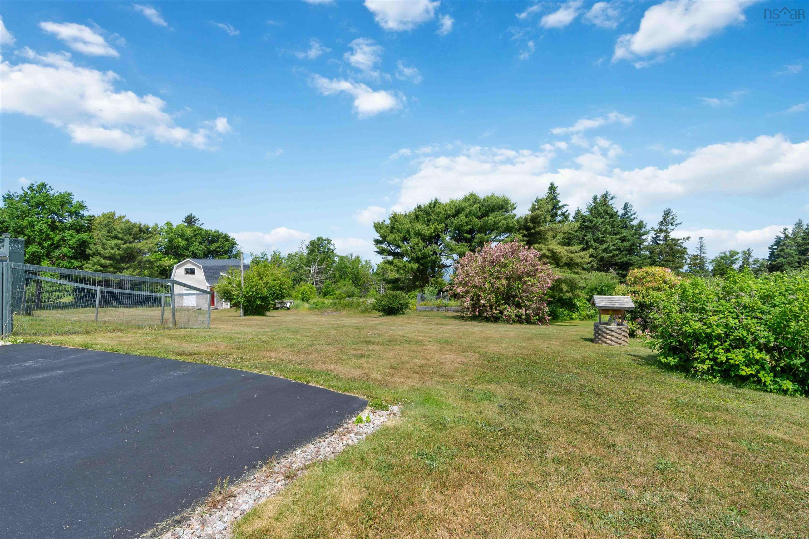 $324,900.00: 5191 Shore Road W, Parkers Cove