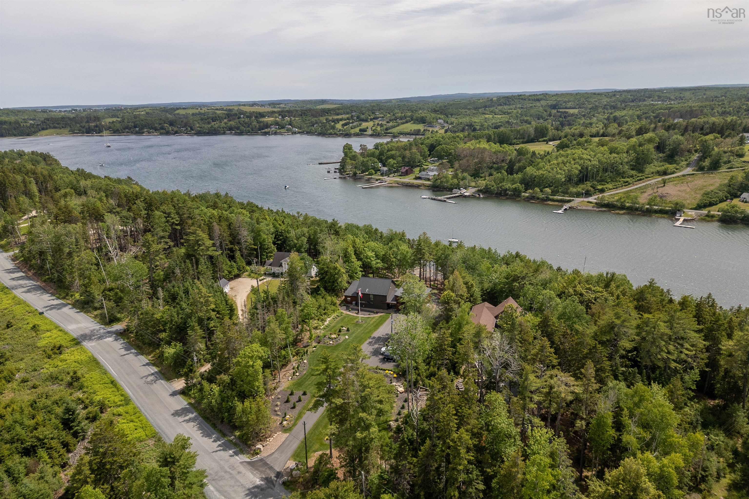 528 HERMANS ISLAND ROAD, MAHONE BAY, NS B0J 1C0 Bryant Realty