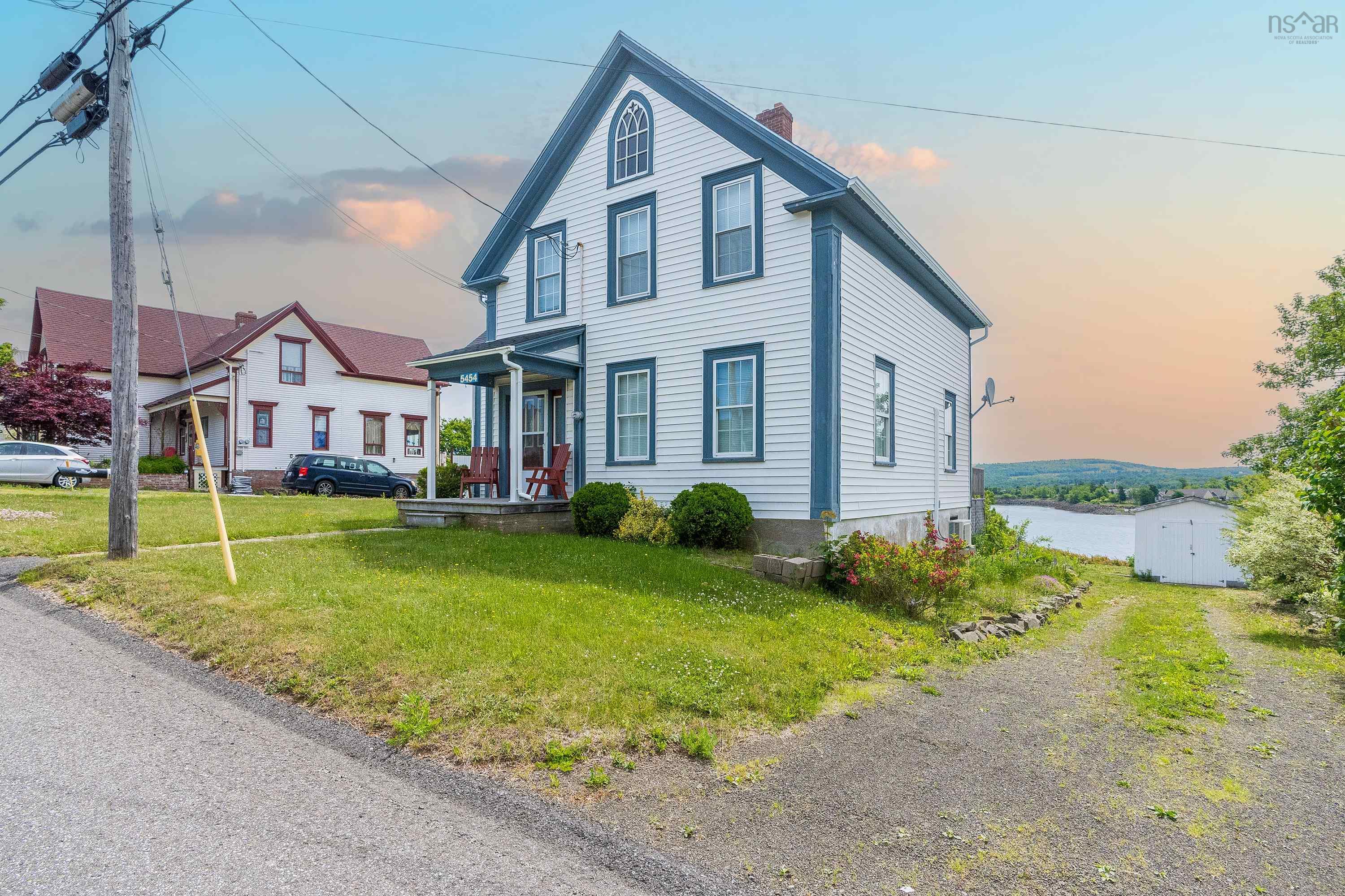 $650,000.00: 5454 Granville Road, Granville Ferry