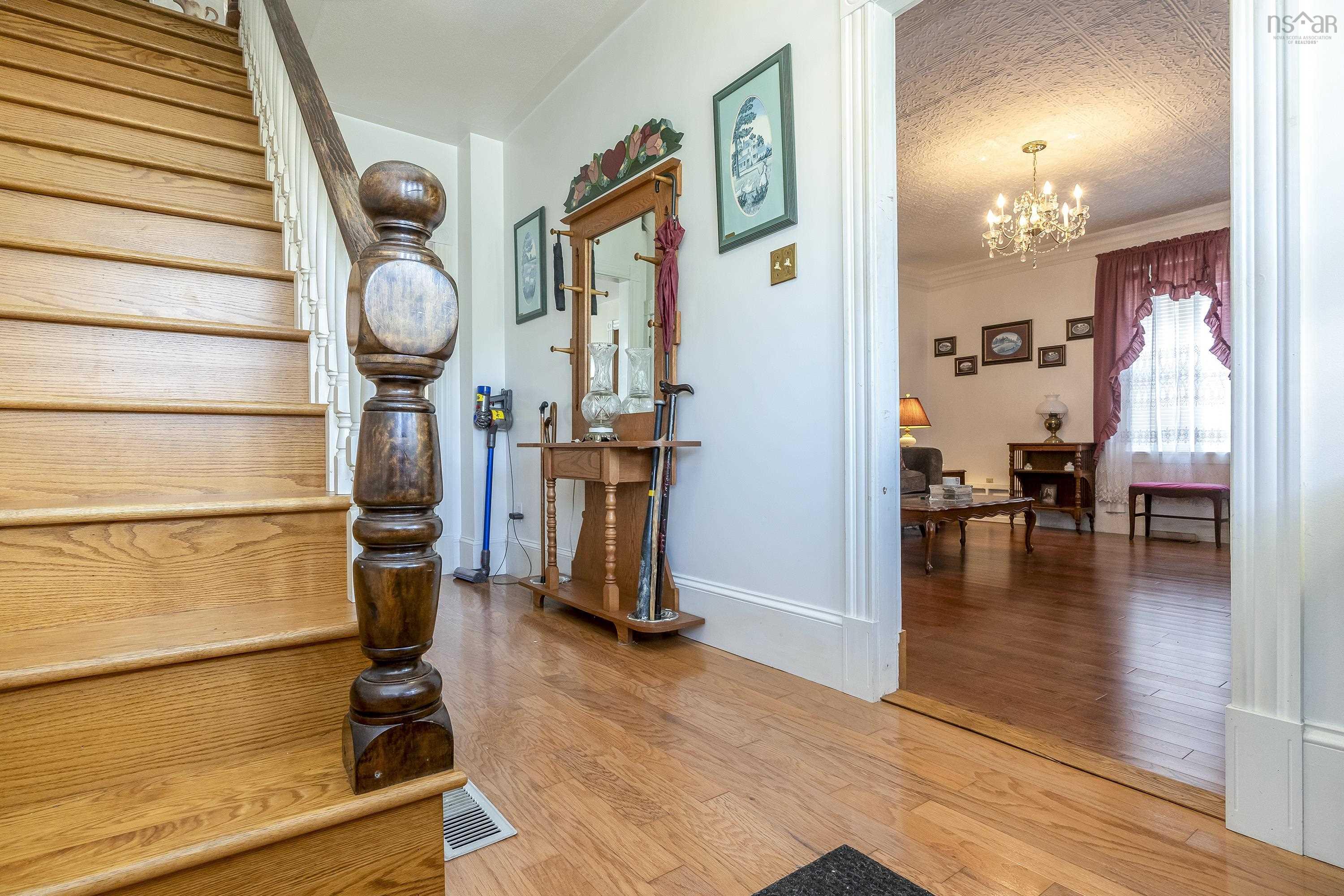 $650,000.00: 5454 Granville Road, Granville Ferry