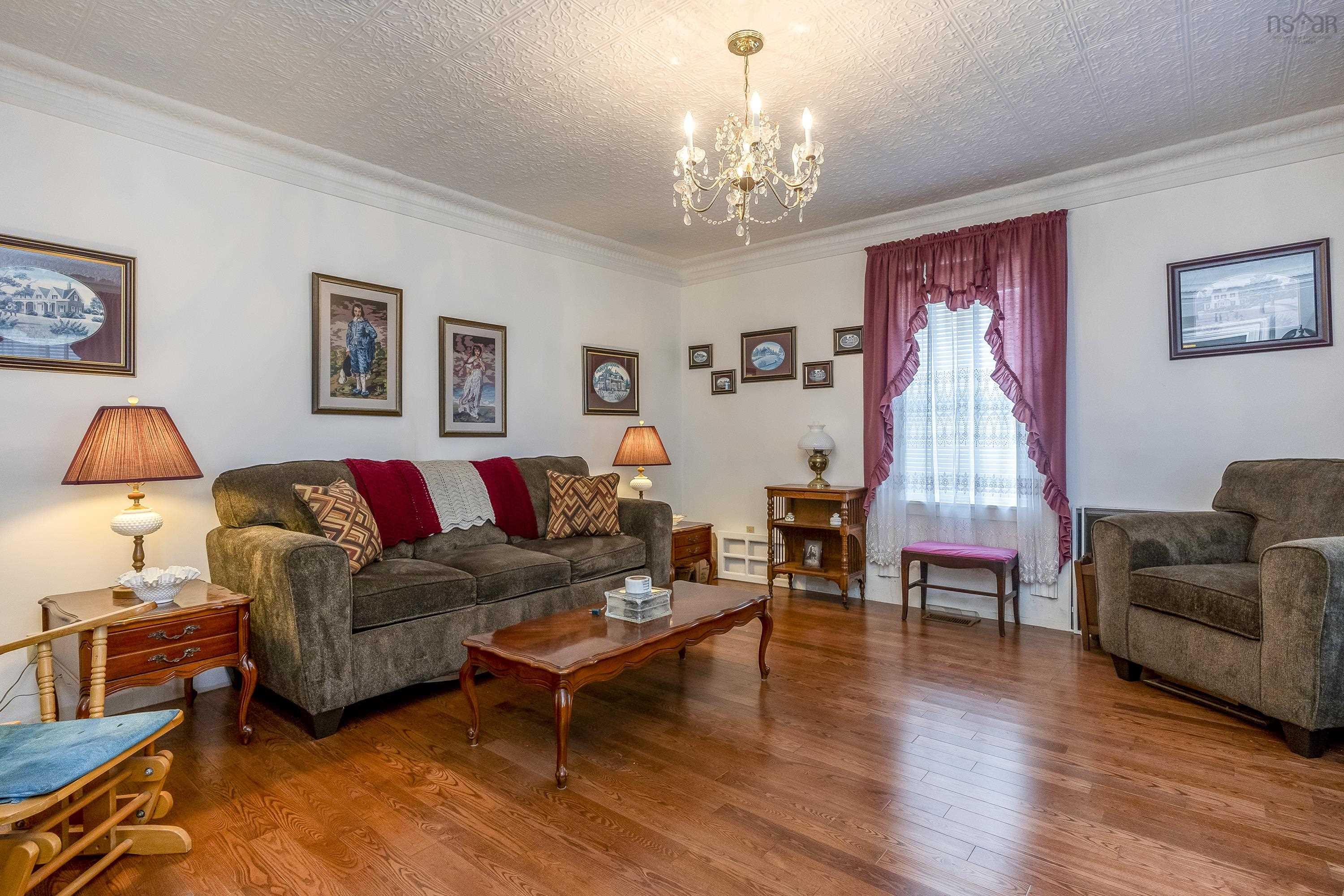 $650,000.00: 5454 Granville Road, Granville Ferry