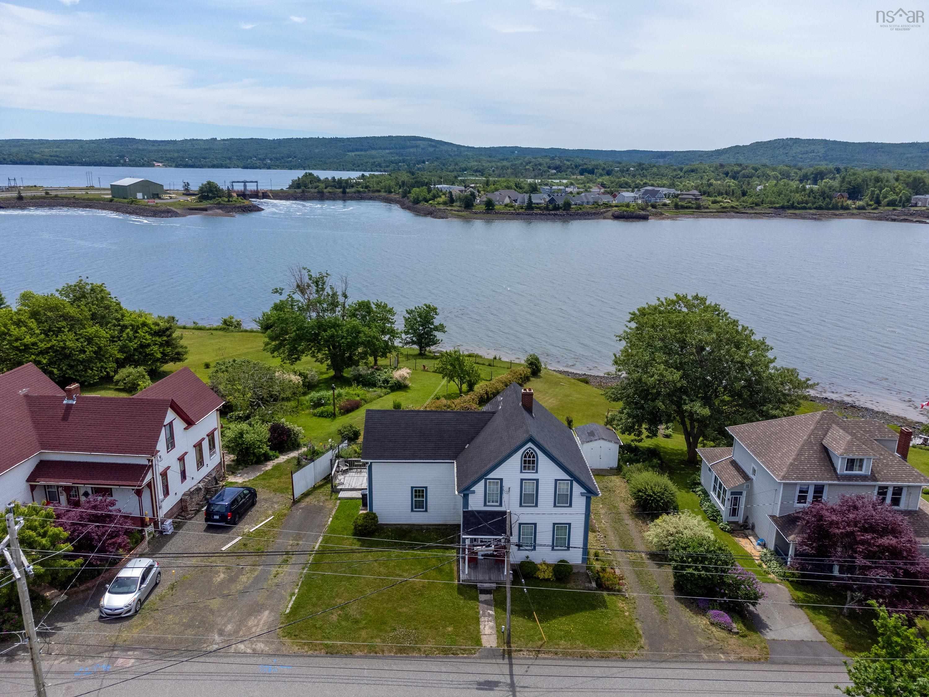 $650,000.00: 5454 Granville Road, Granville Ferry