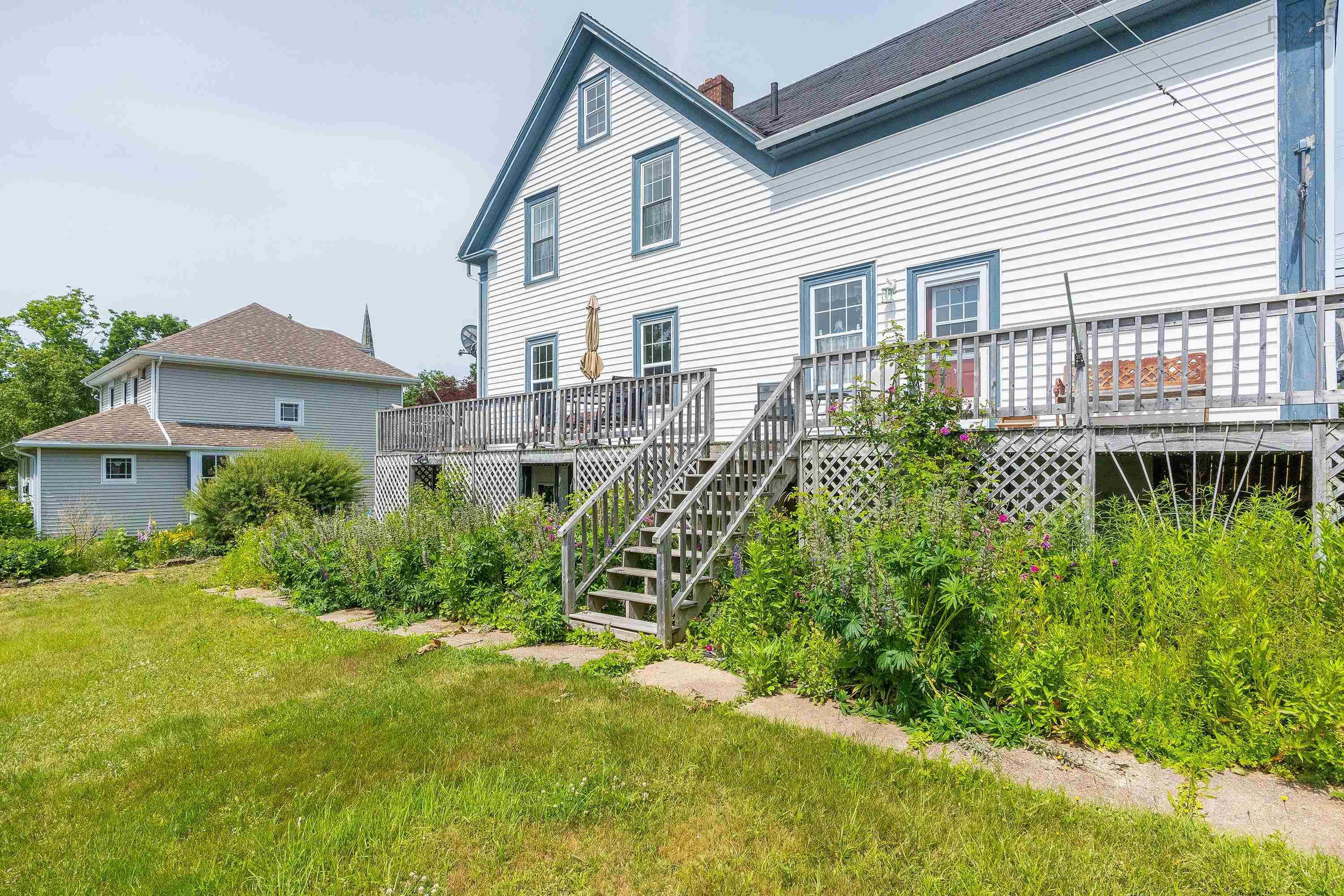 $650,000.00: 5454 Granville Road, Granville Ferry