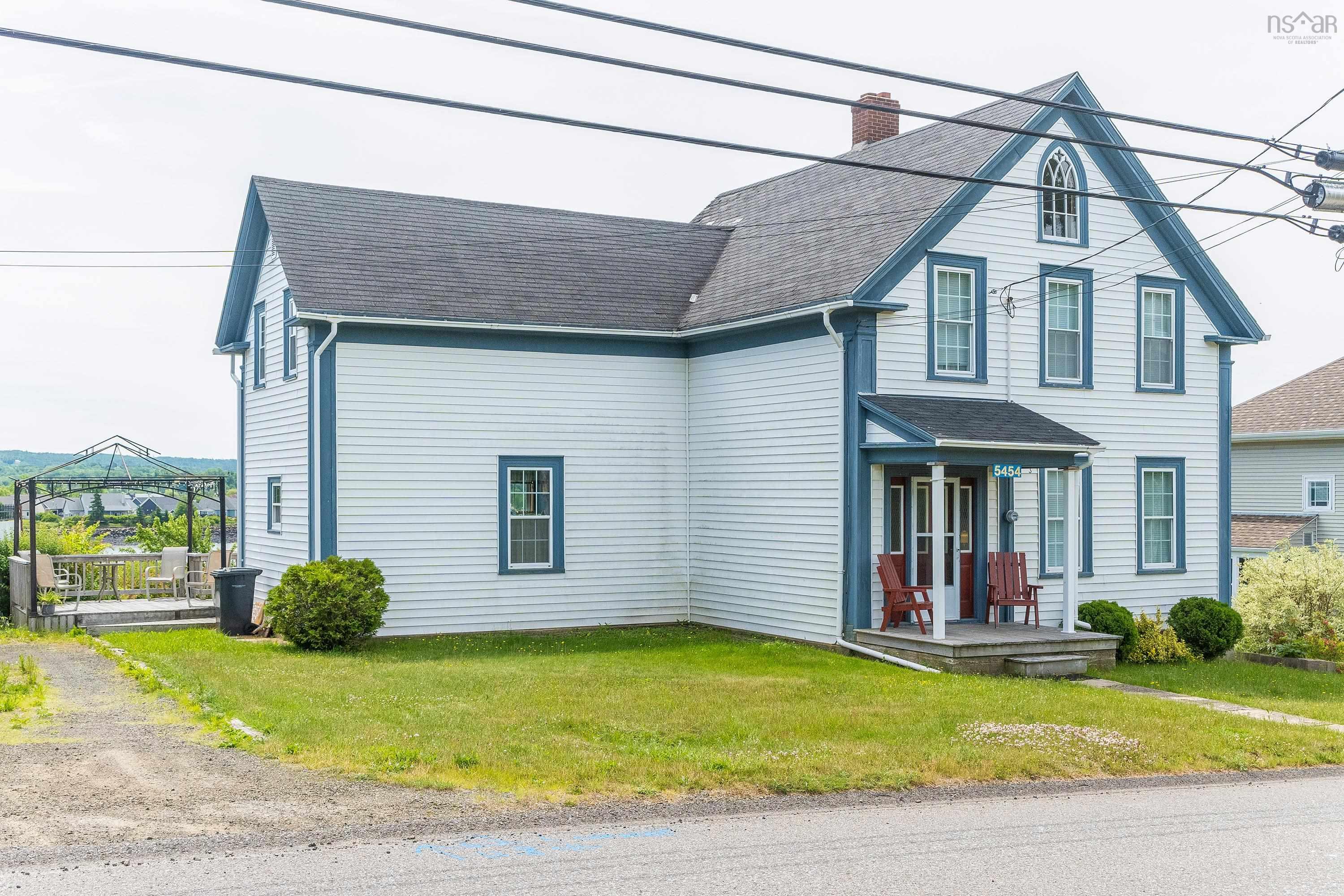 $650,000.00: 5454 Granville Road, Granville Ferry