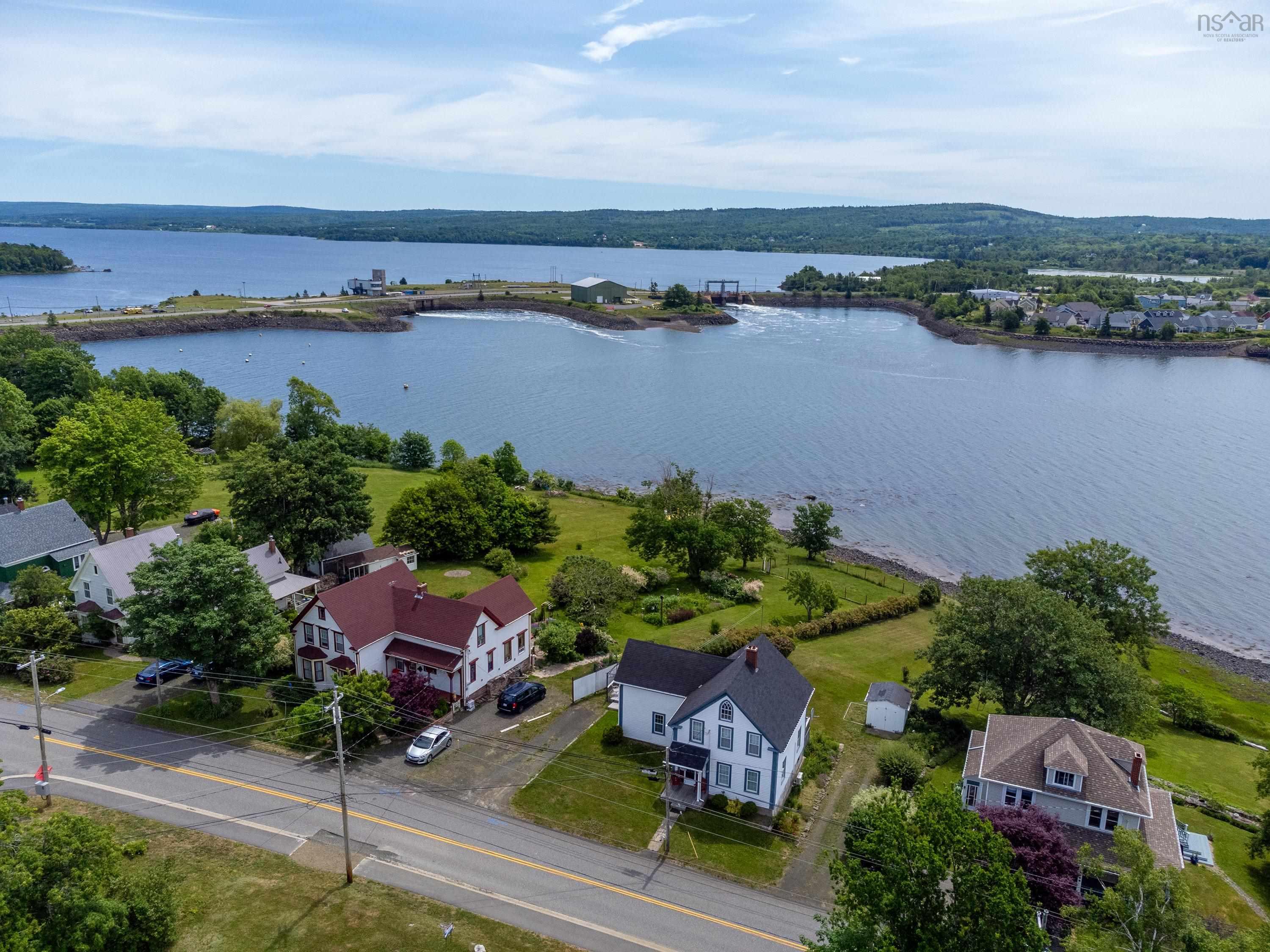 $650,000.00: 5454 Granville Road, Granville Ferry