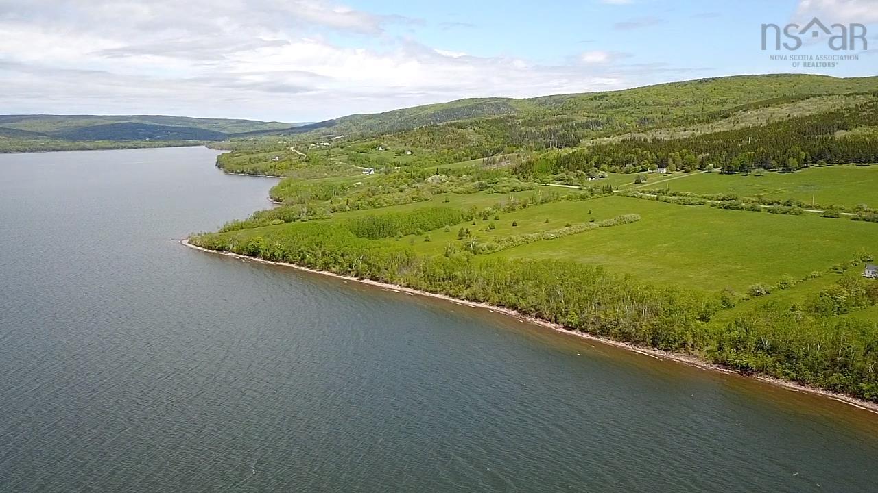 $885,700.00: Portion of 1 Highway 395, East Lake Ainslie