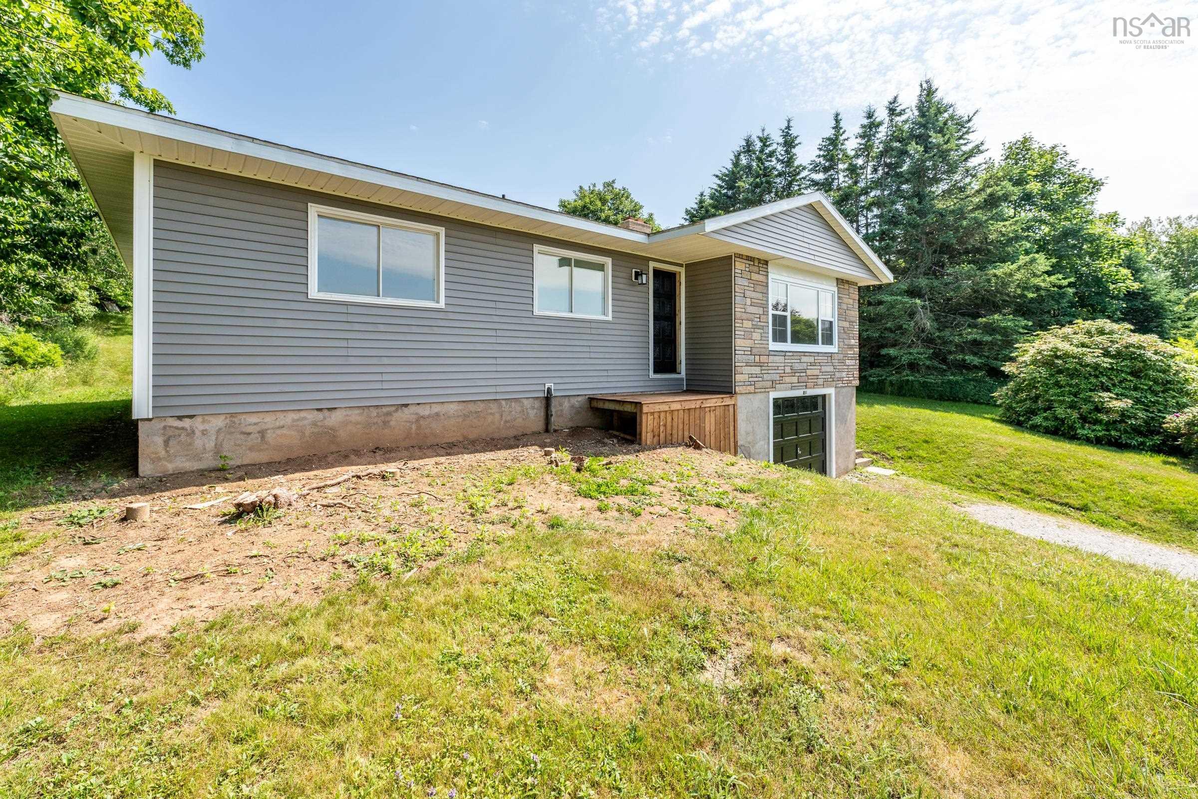 $329,000.00: 172 Highway 1, Smiths Cove