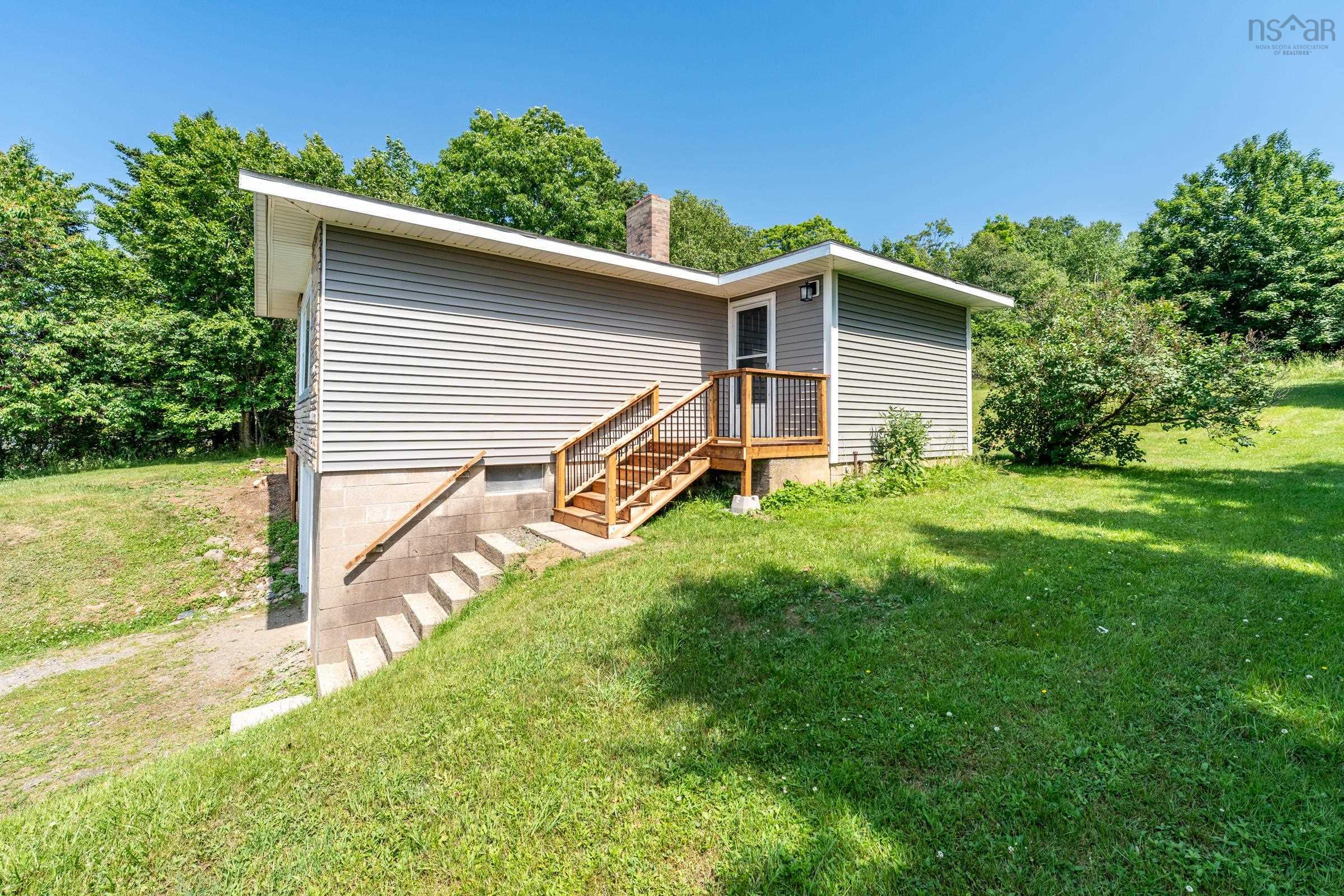 $329,000.00: 172 Highway 1, Smiths Cove