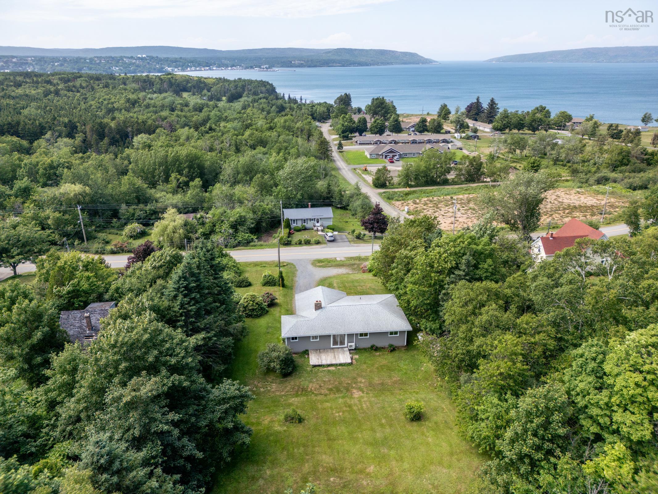 $329,000.00: 172 Highway 1, Smiths Cove