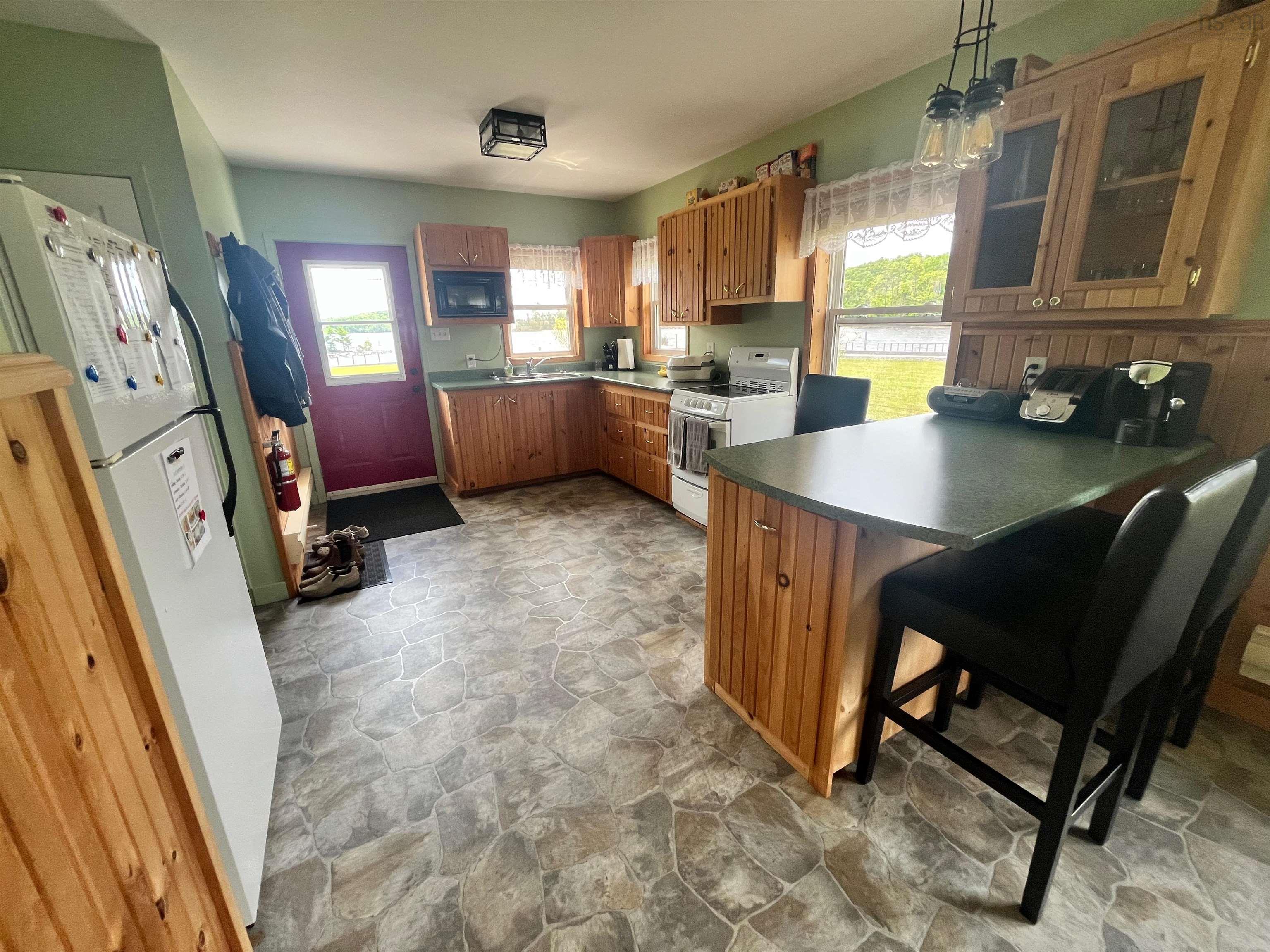 $689,900.00: 3767 Sonora Road, Sherbrooke