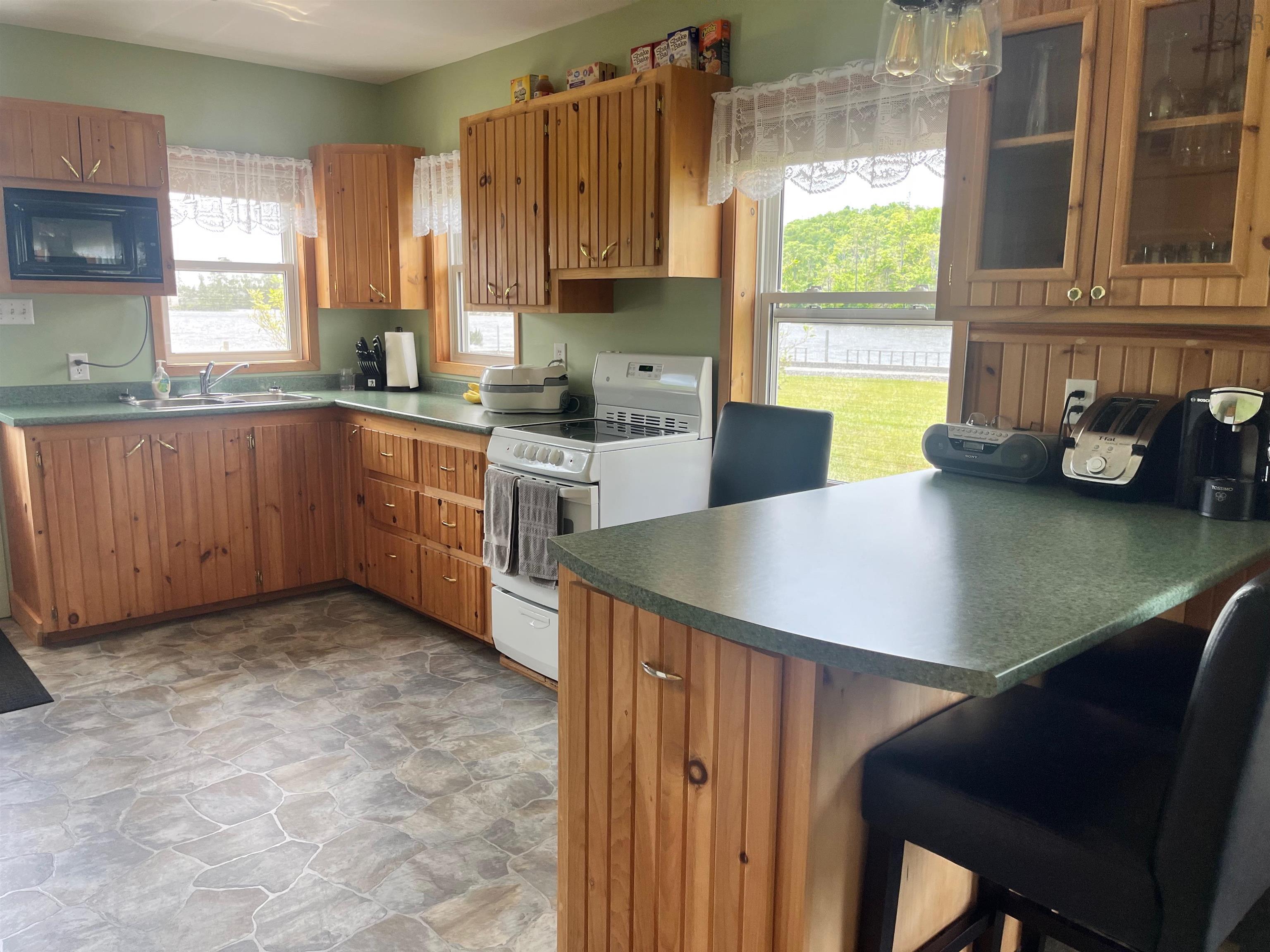 $689,900.00: 3767 Sonora Road, Sherbrooke