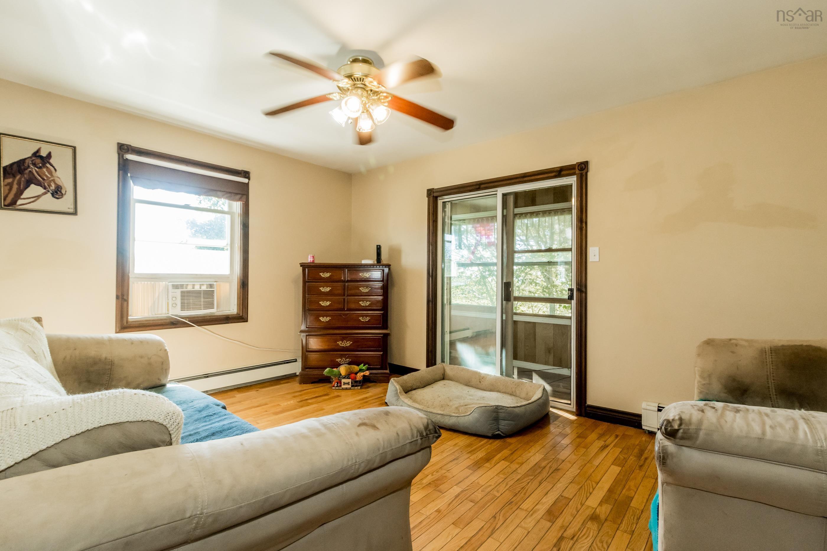 $499,900.00: 1714 Highway 360, Garland