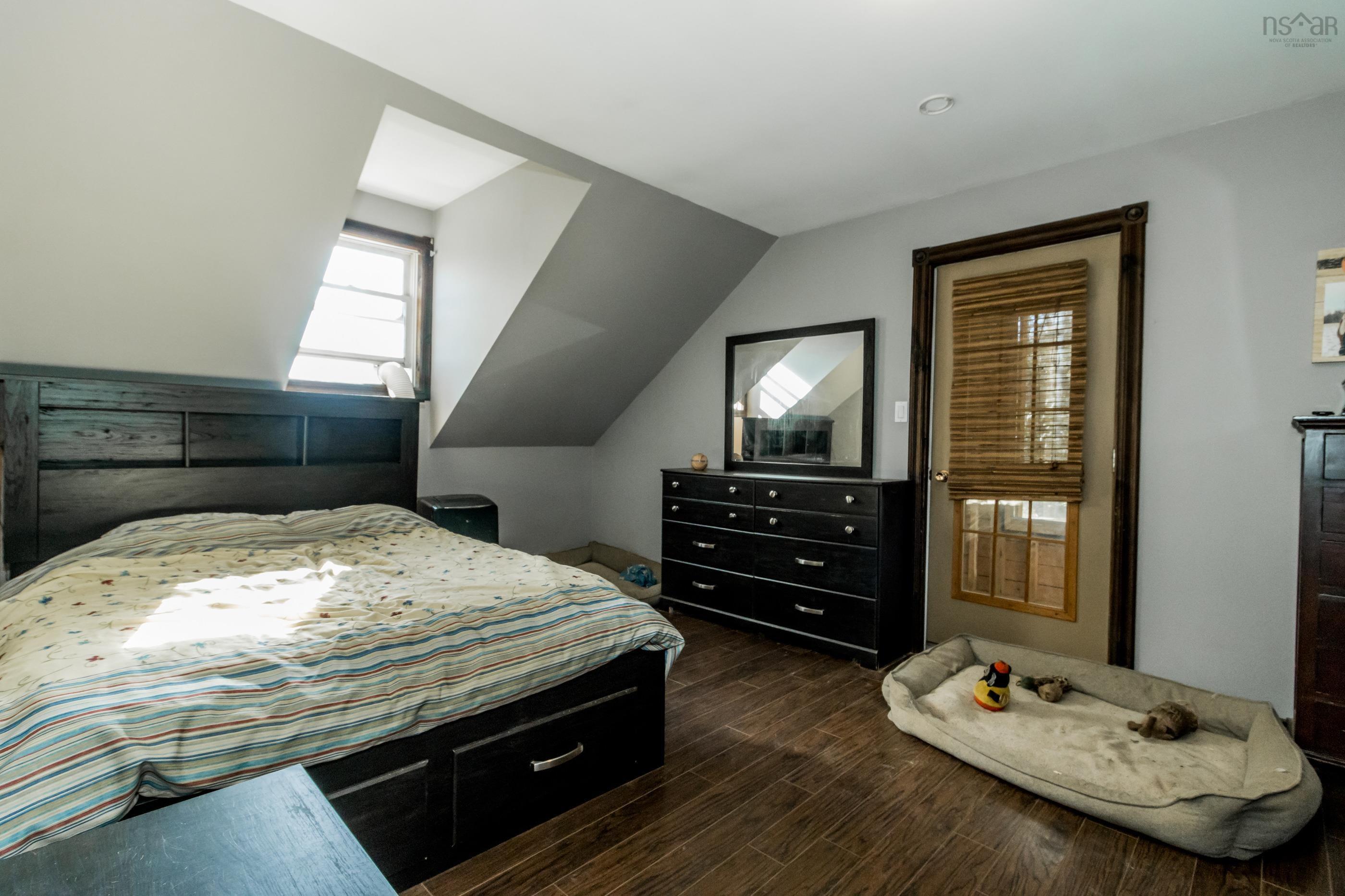 $499,900.00: 1714 Highway 360, Garland