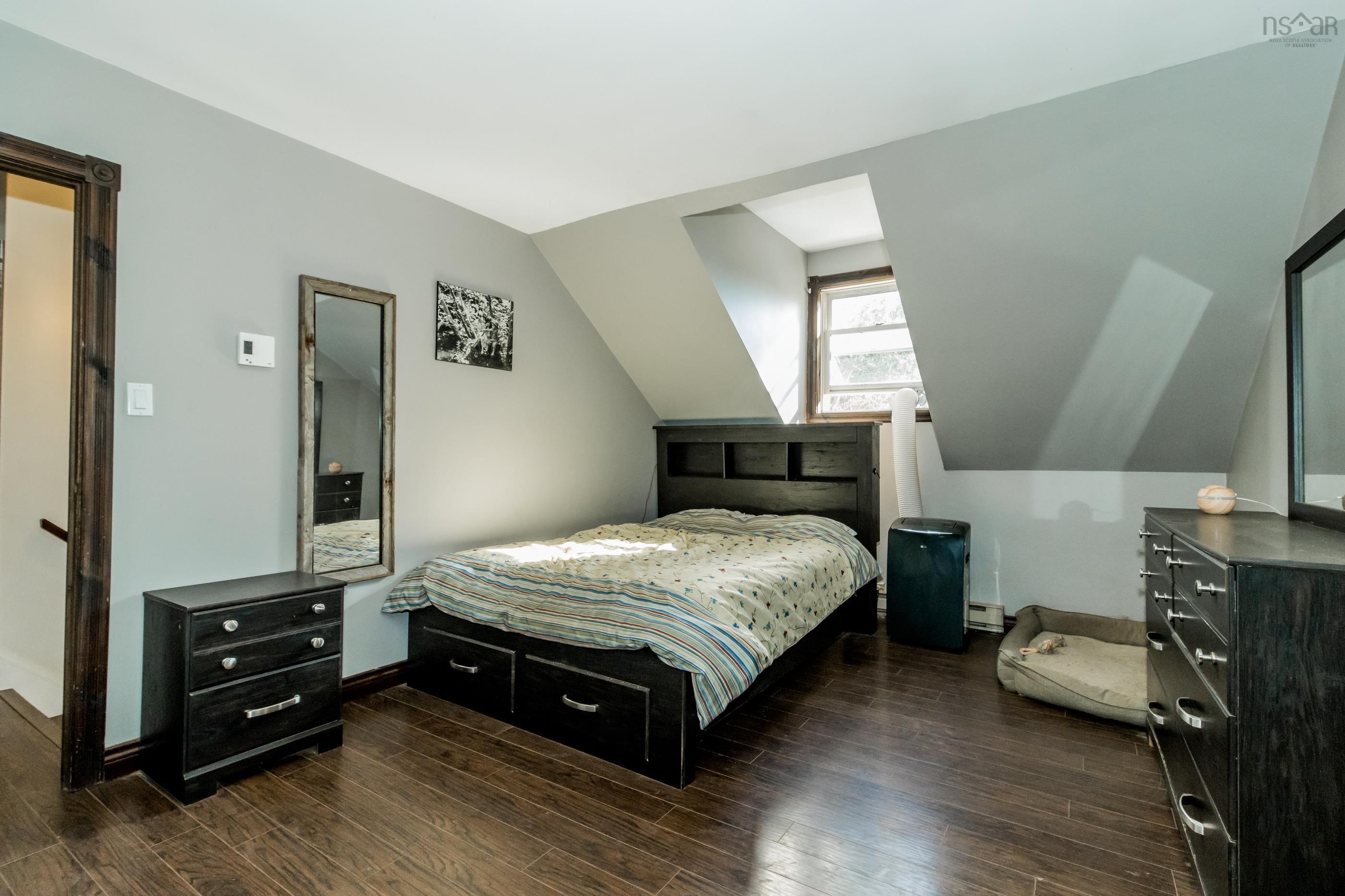 $499,900.00: 1714 Highway 360, Garland