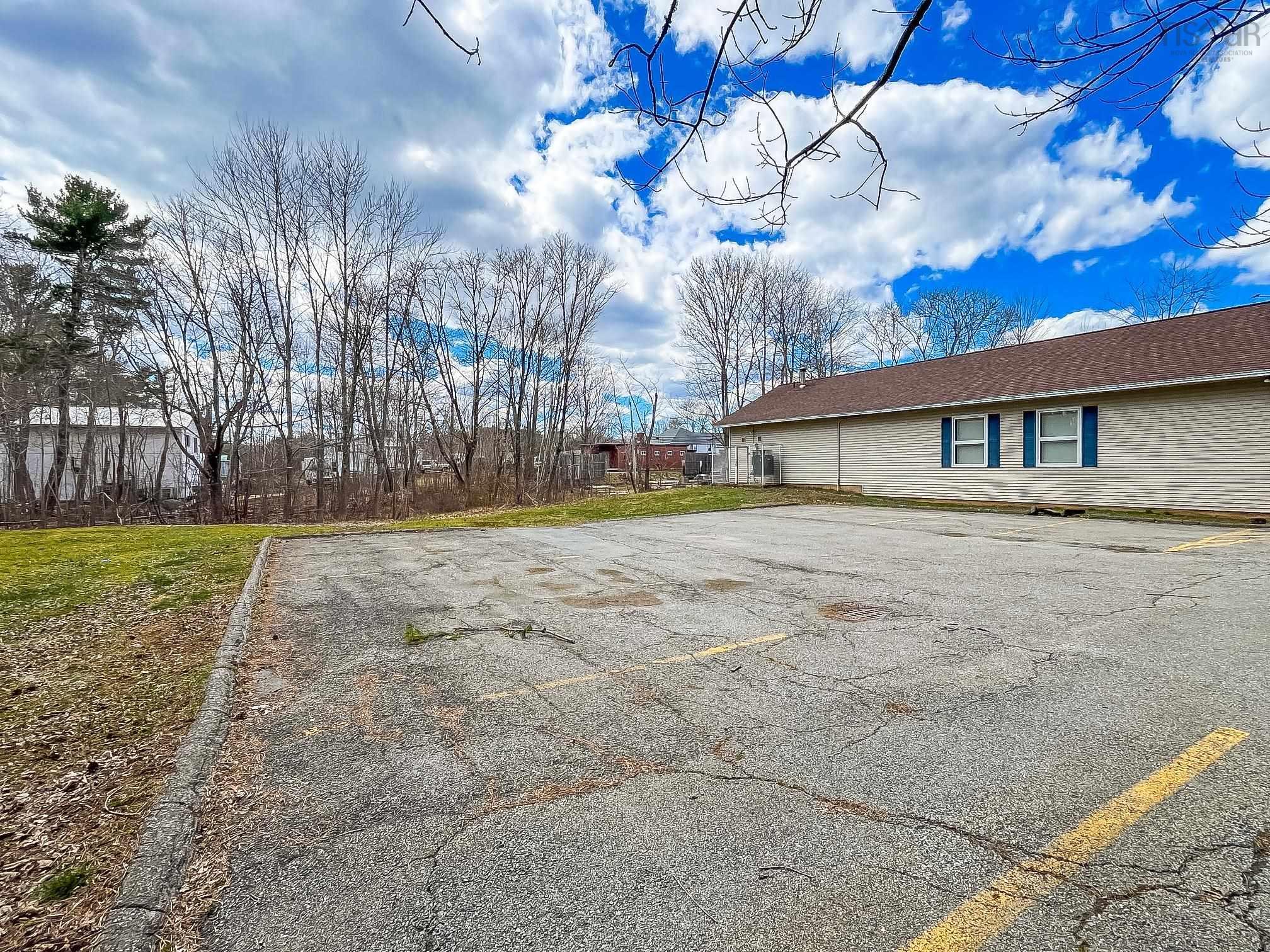 $289,900.00: 5253 Highway 10, New Germany