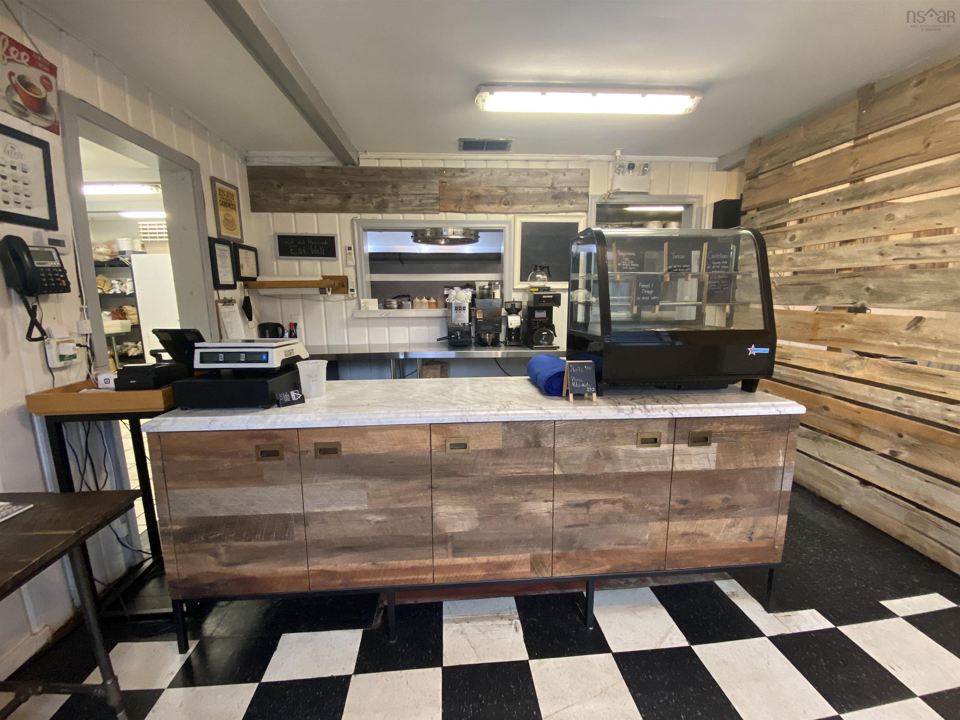 $250,000.00: 4491 12 Highway, New Ross