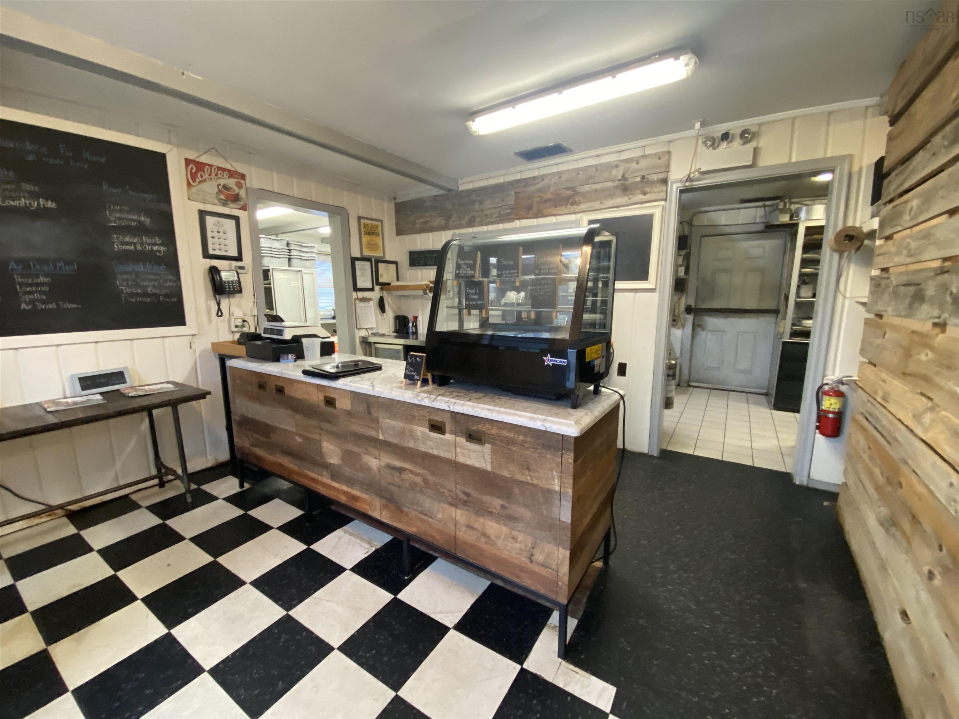 $250,000.00: 4491 12 Highway, New Ross