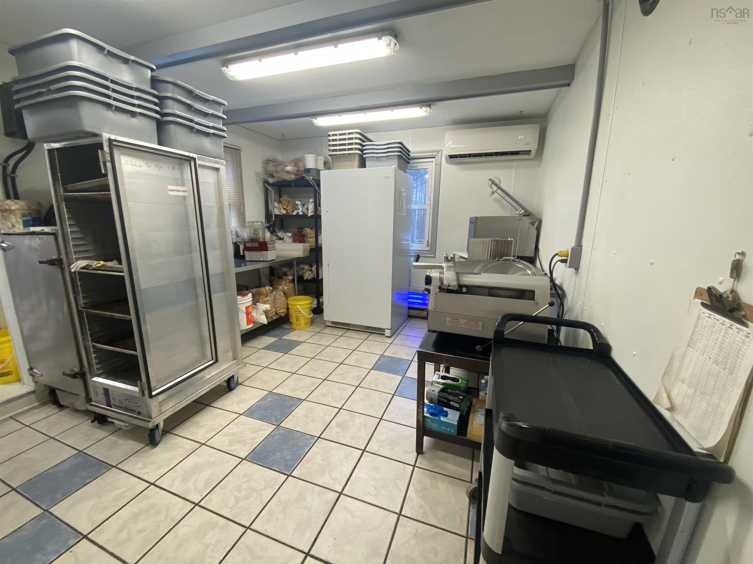 $250,000.00: 4491 12 Highway, New Ross