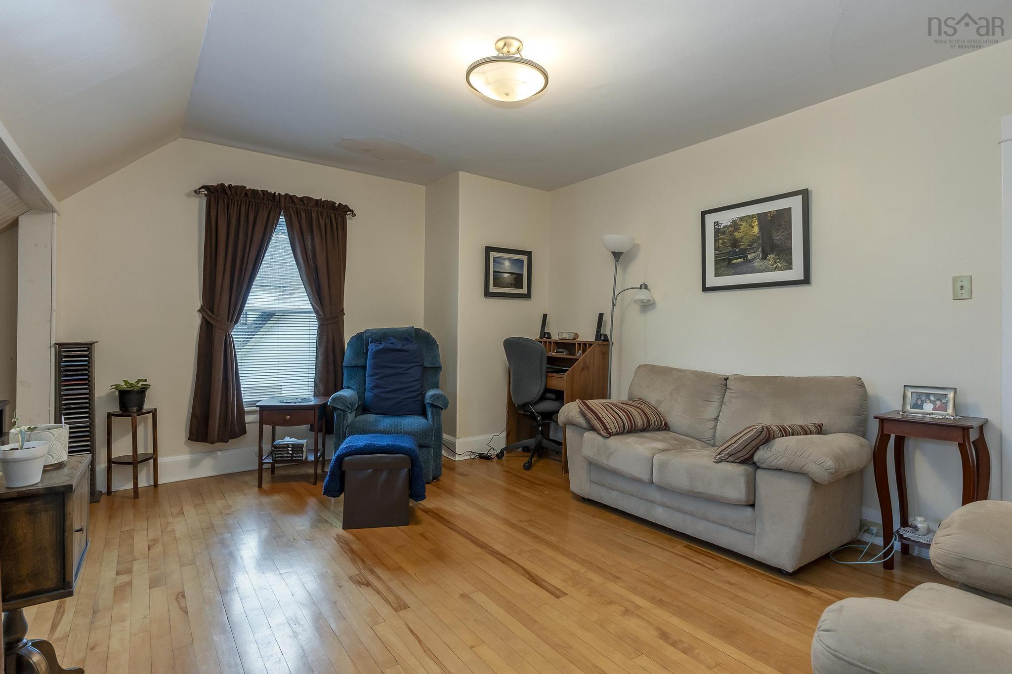 $574,900.00: 92 Willow Street, Truro