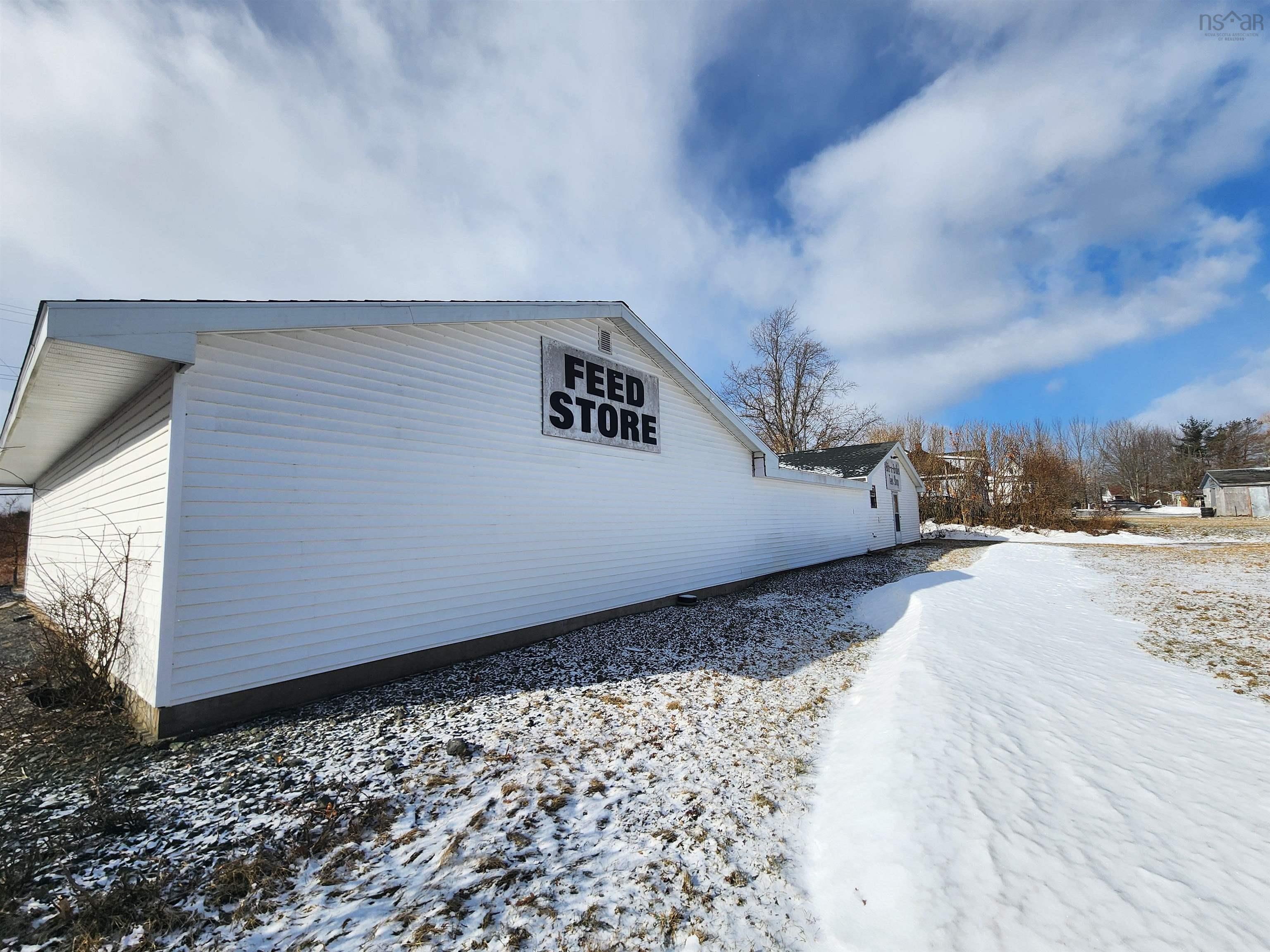 $459,000.00: 2037 Highway 1 Highway NE, Falmouth