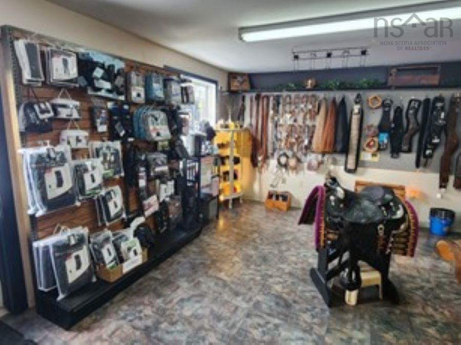 $459,000.00: 2037 Highway 1 Highway NE, Falmouth