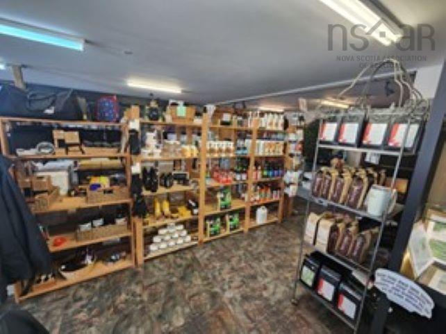 $459,000.00: 2037 Highway 1 Highway NE, Falmouth