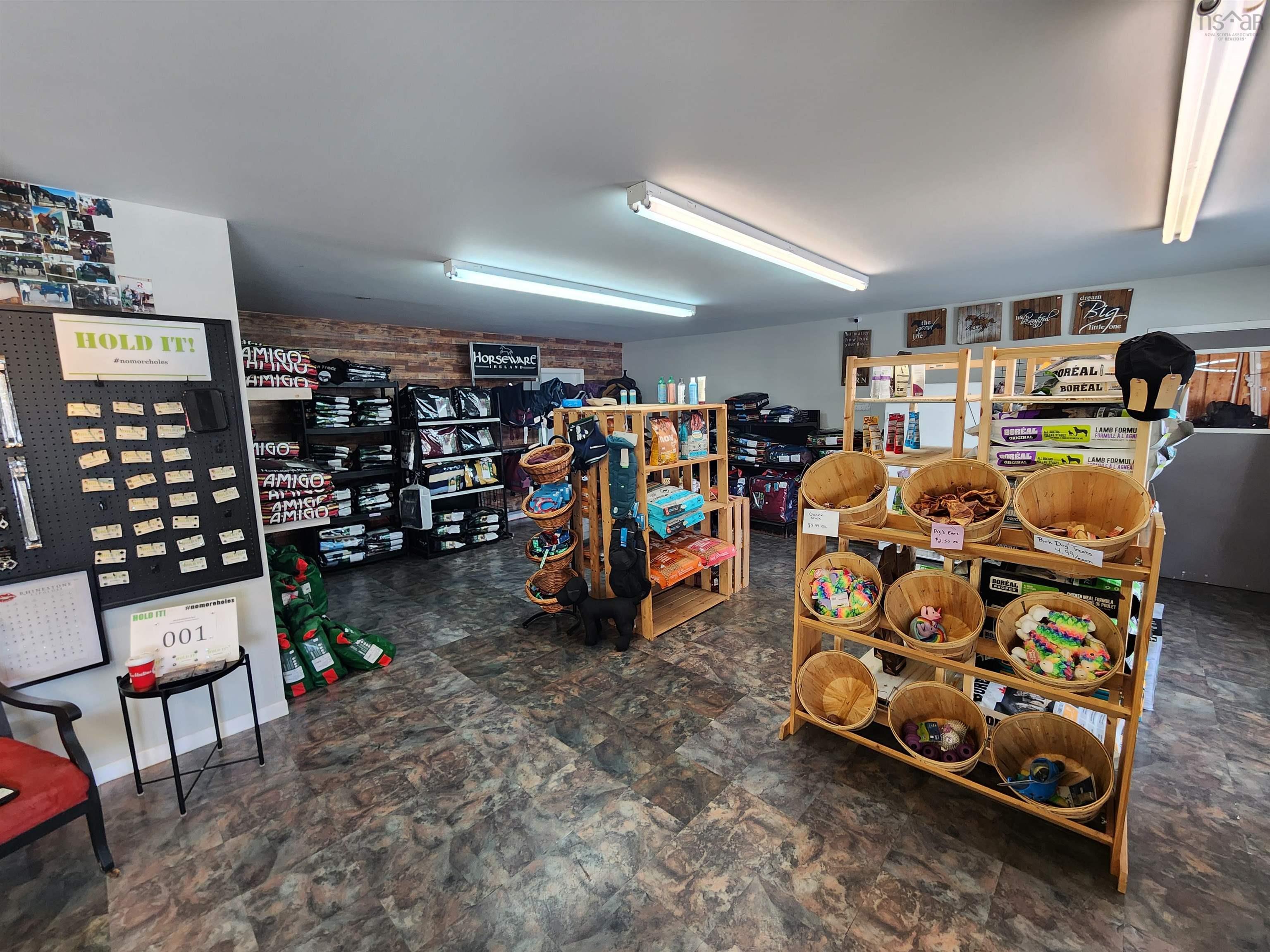 $459,000.00: 2037 Highway 1 Highway NE, Falmouth