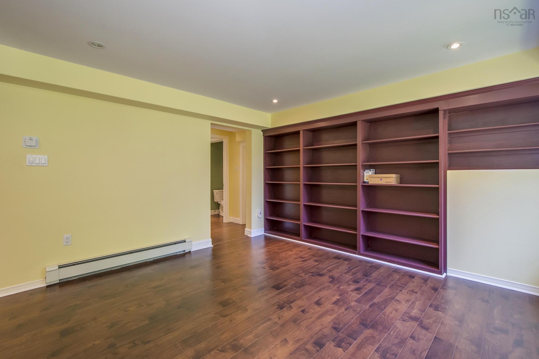 $949,000.00: 27 Lakeshore Drive, Hammonds Plains