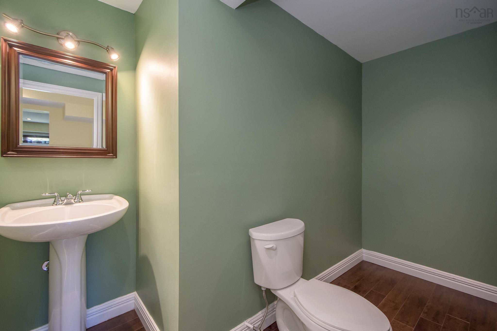 $949,000.00: 27 Lakeshore Drive, Hammonds Plains