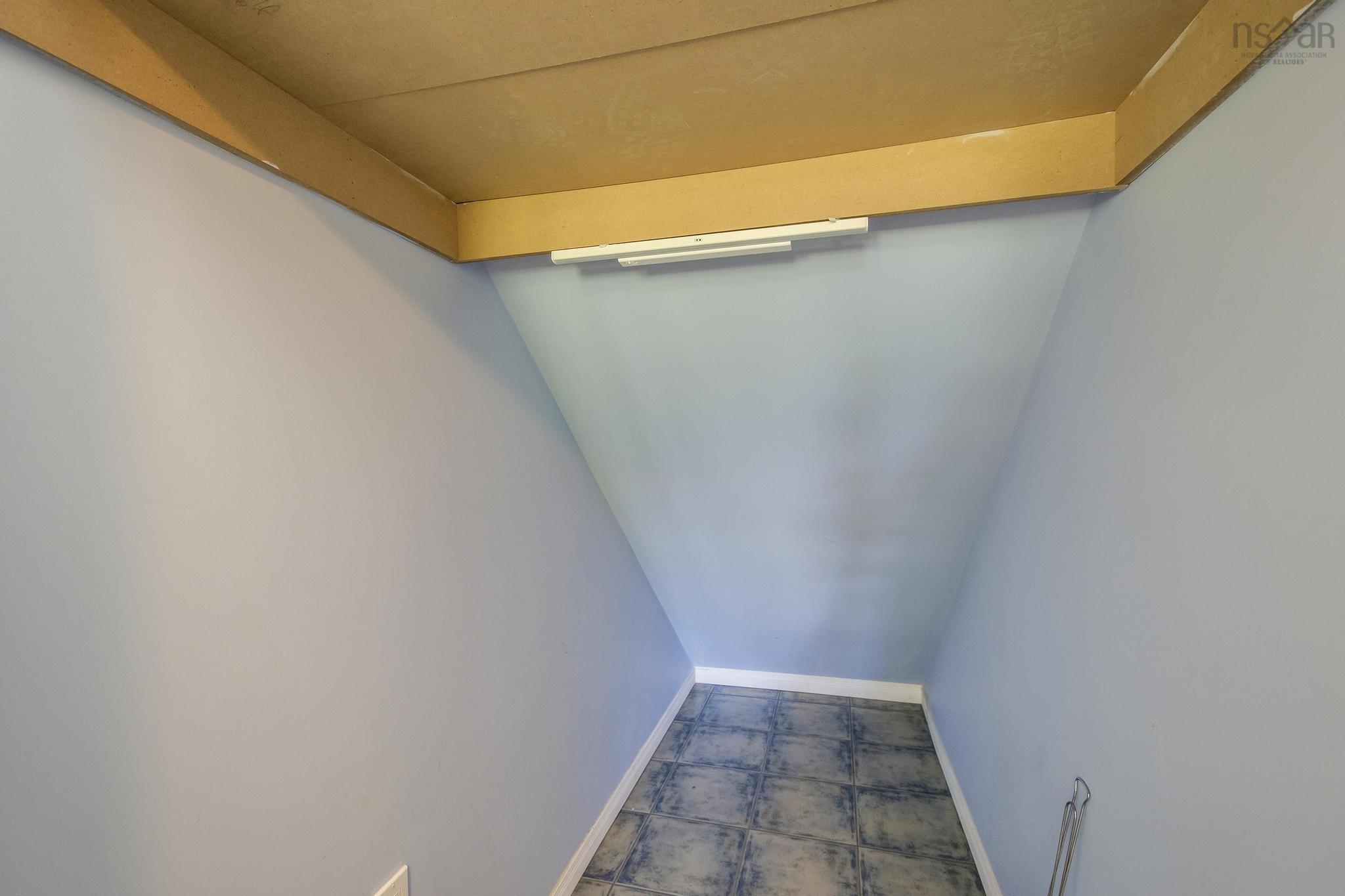 $949,000.00: 27 Lakeshore Drive, Hammonds Plains