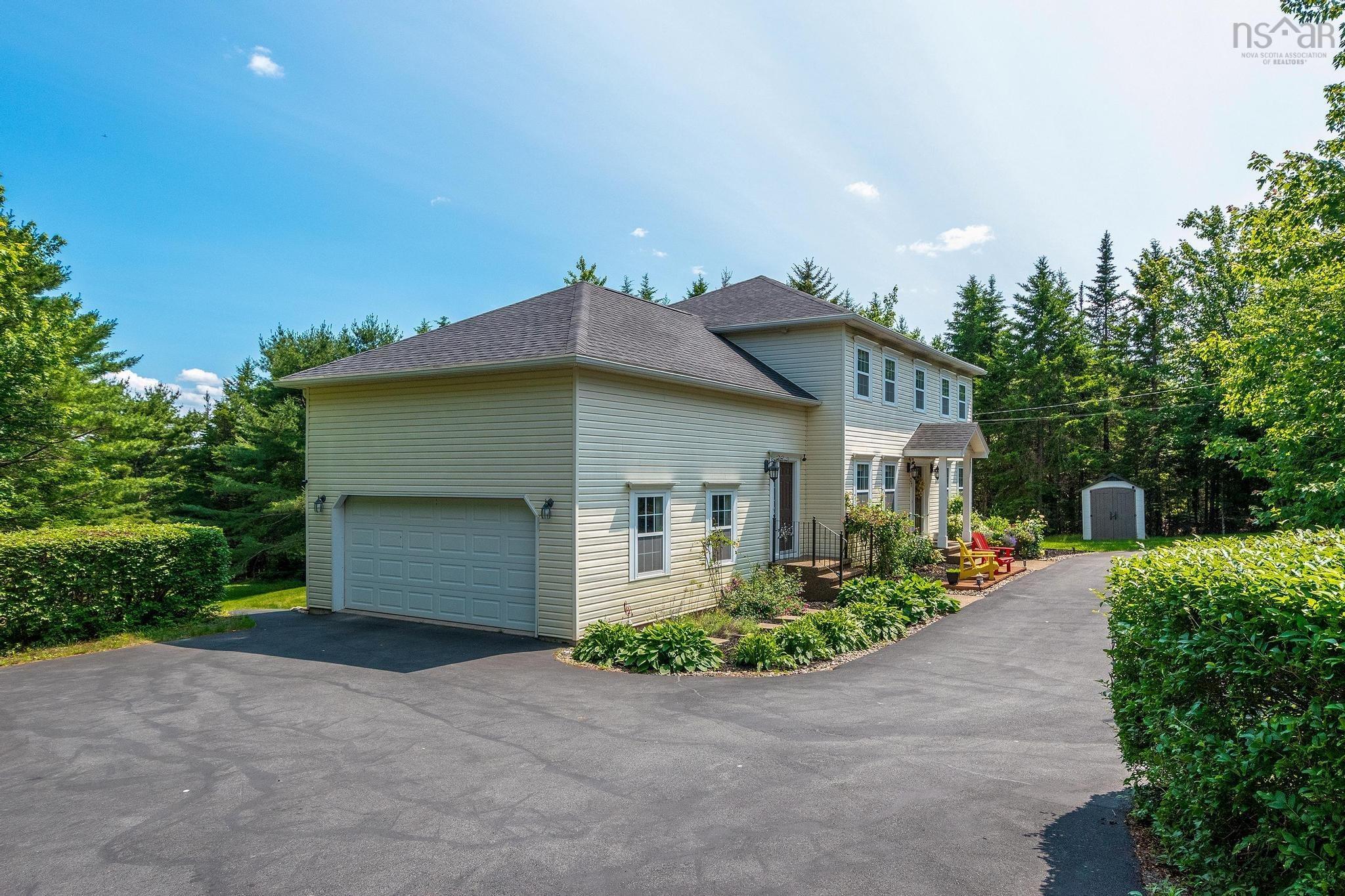 $949,000.00: 27 Lakeshore Drive, Hammonds Plains