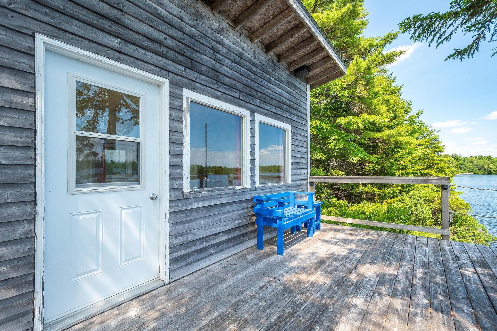 $949,000.00: 27 Lakeshore Drive, Hammonds Plains