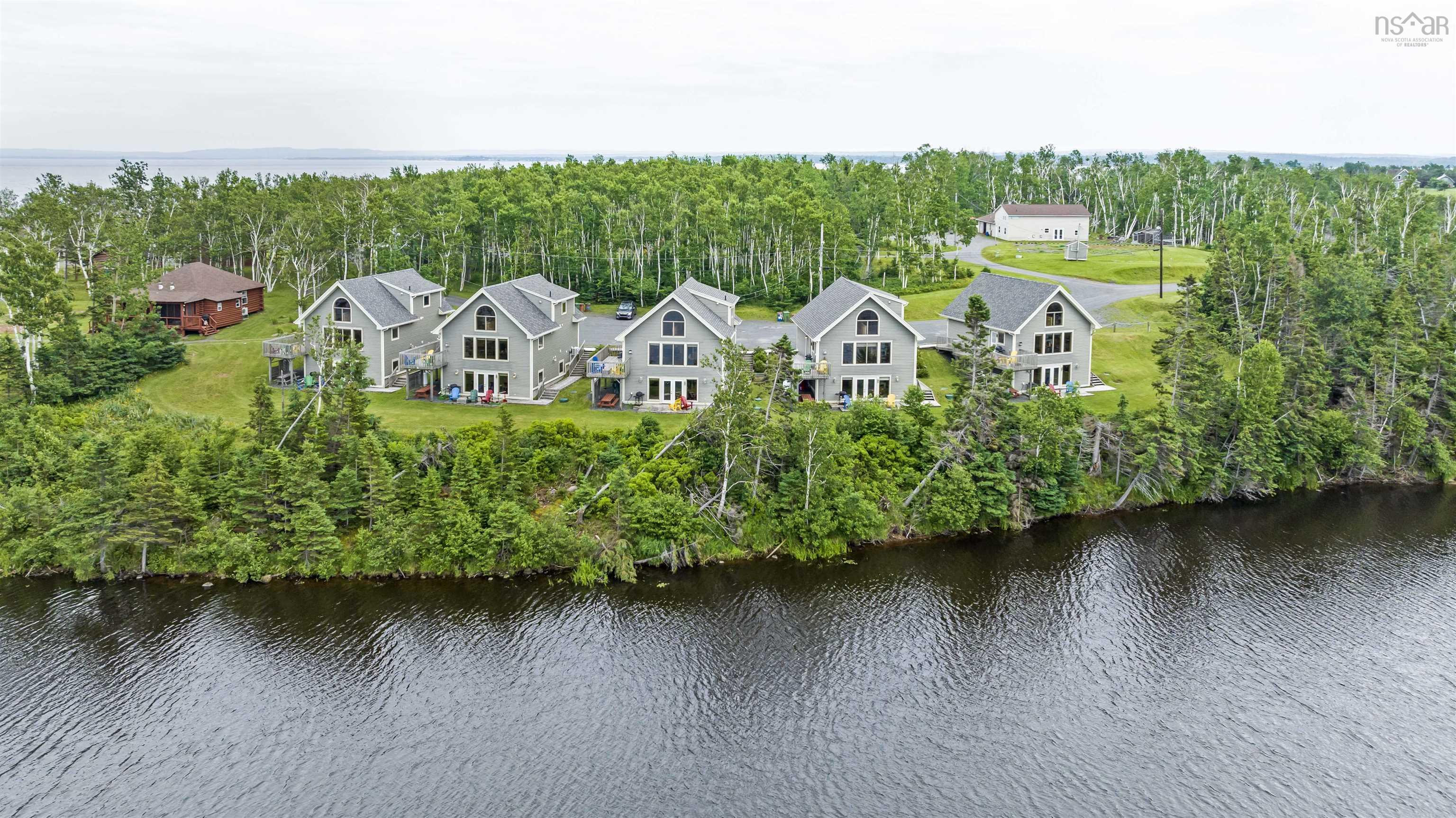 $2,000,000.00: 19-28 Thistle Lane, Braeshore