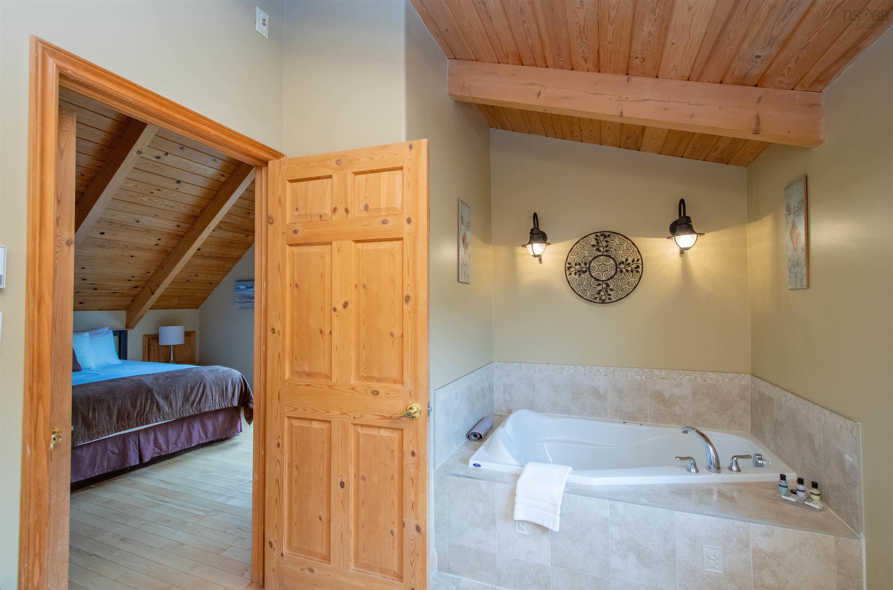 $2,000,000.00: 19-28 Thistle Lane, Braeshore