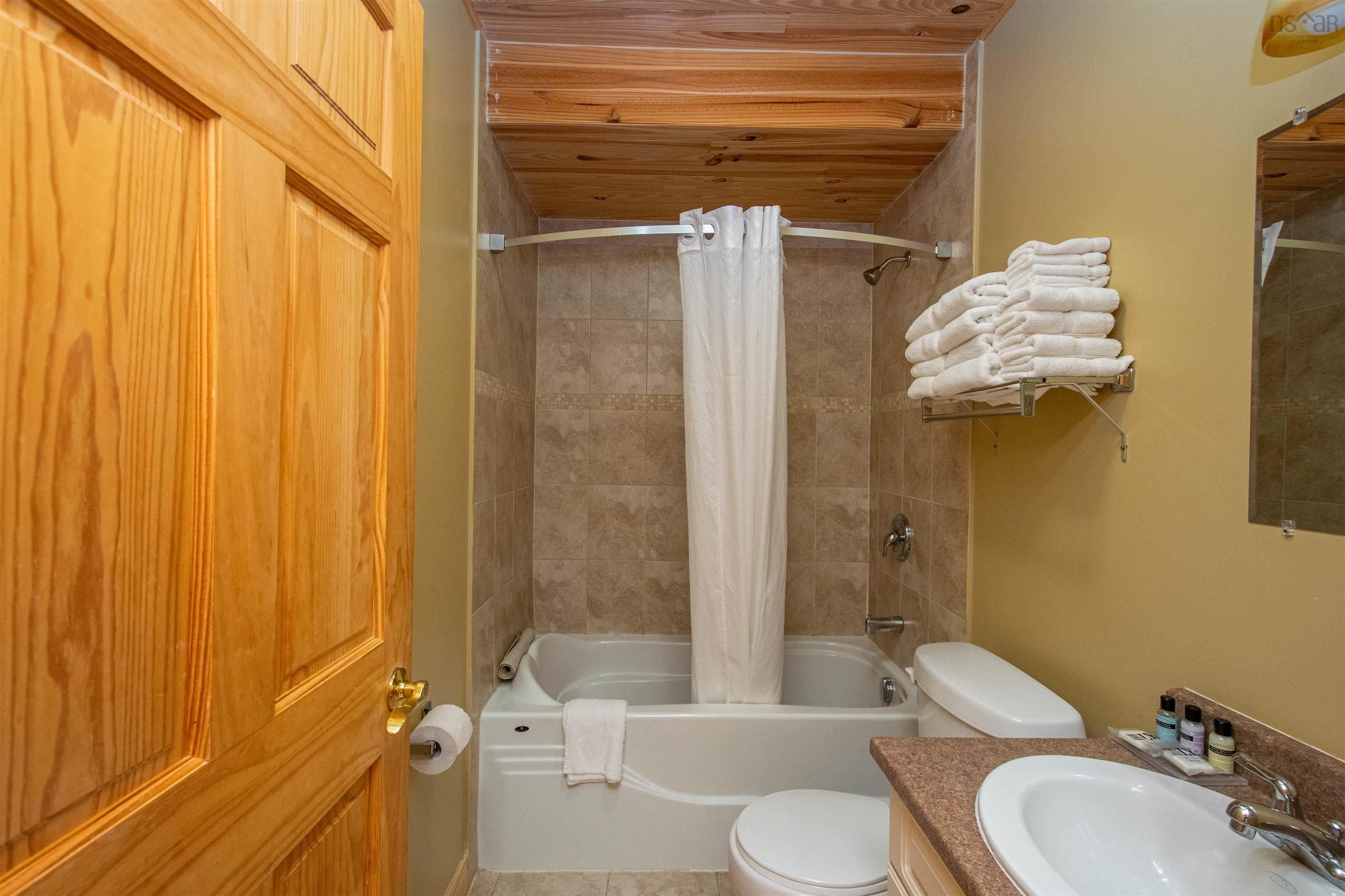 $2,000,000.00: 19-28 Thistle Lane, Braeshore