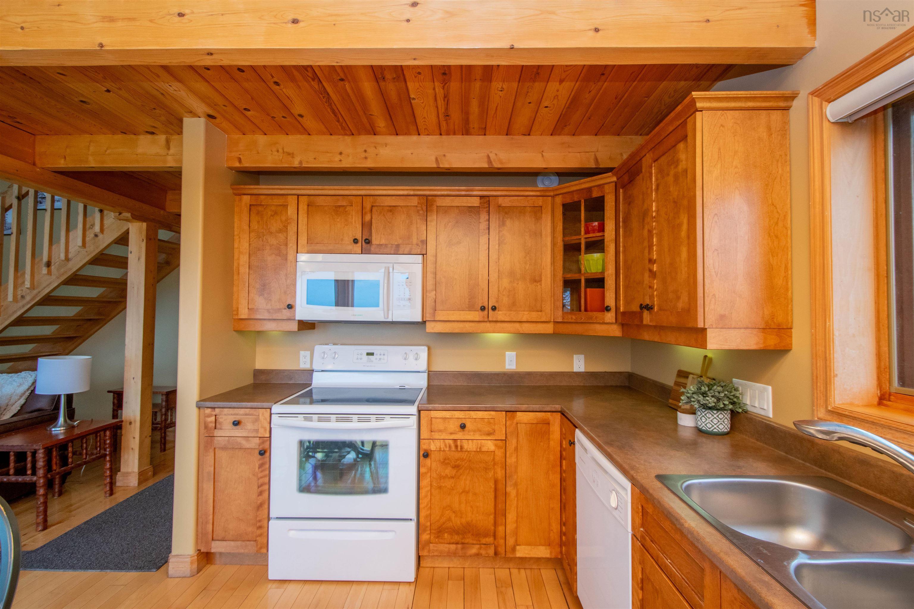 $2,000,000.00: 19-28 Thistle Lane, Braeshore