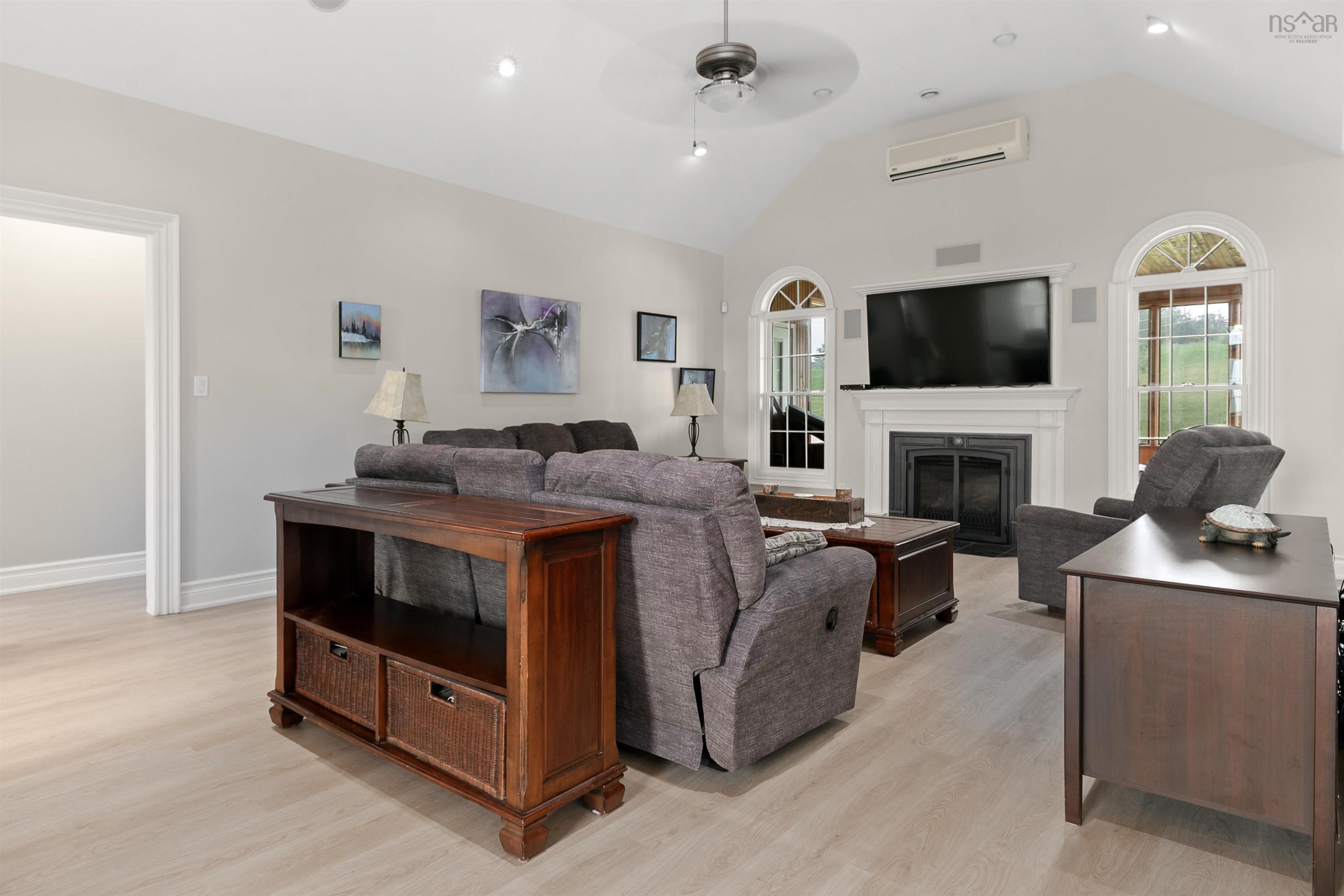 $1,350,000.00: 1578 Cooks Brook Road, Cooks Brook