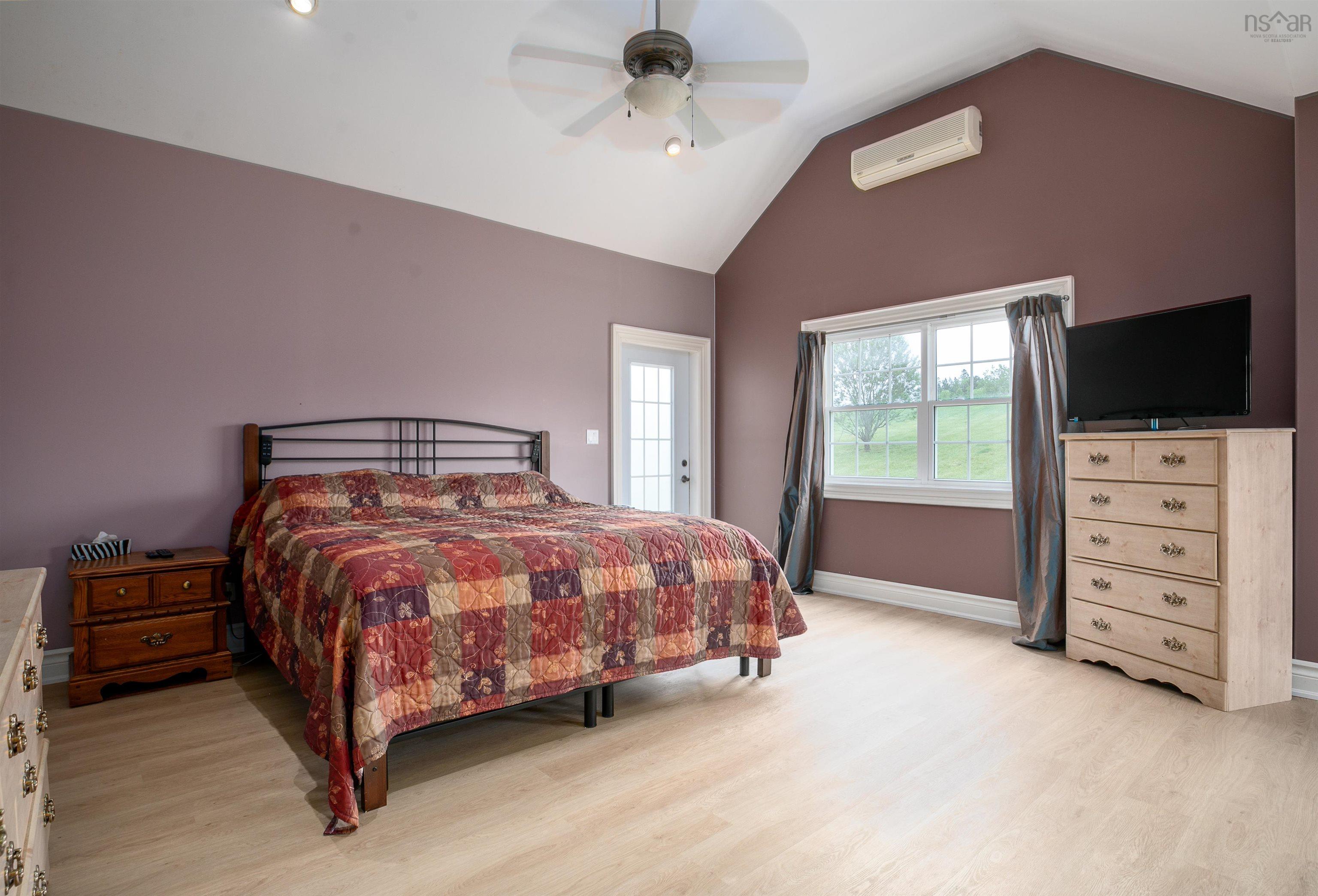 $1,350,000.00: 1578 Cooks Brook Road, Cooks Brook