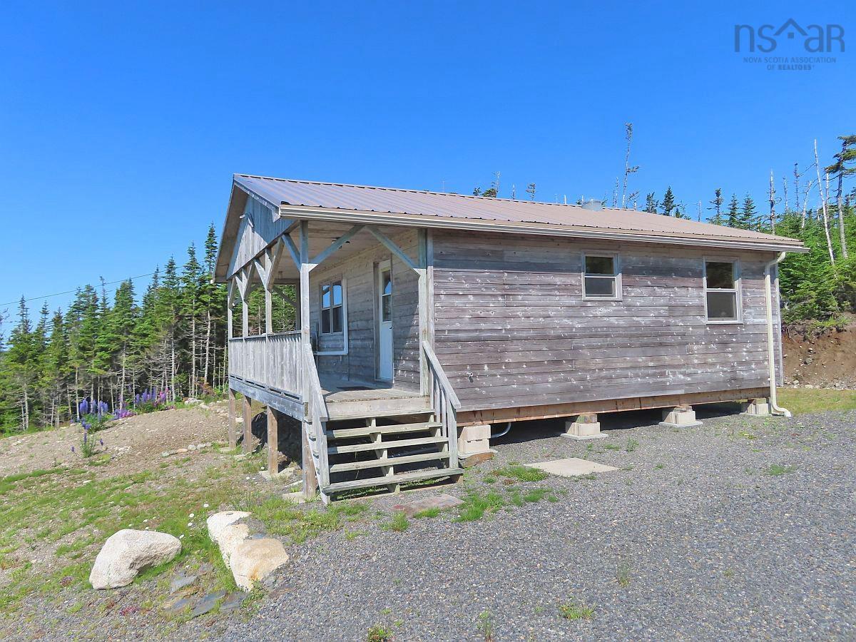 304 Cape Road South 