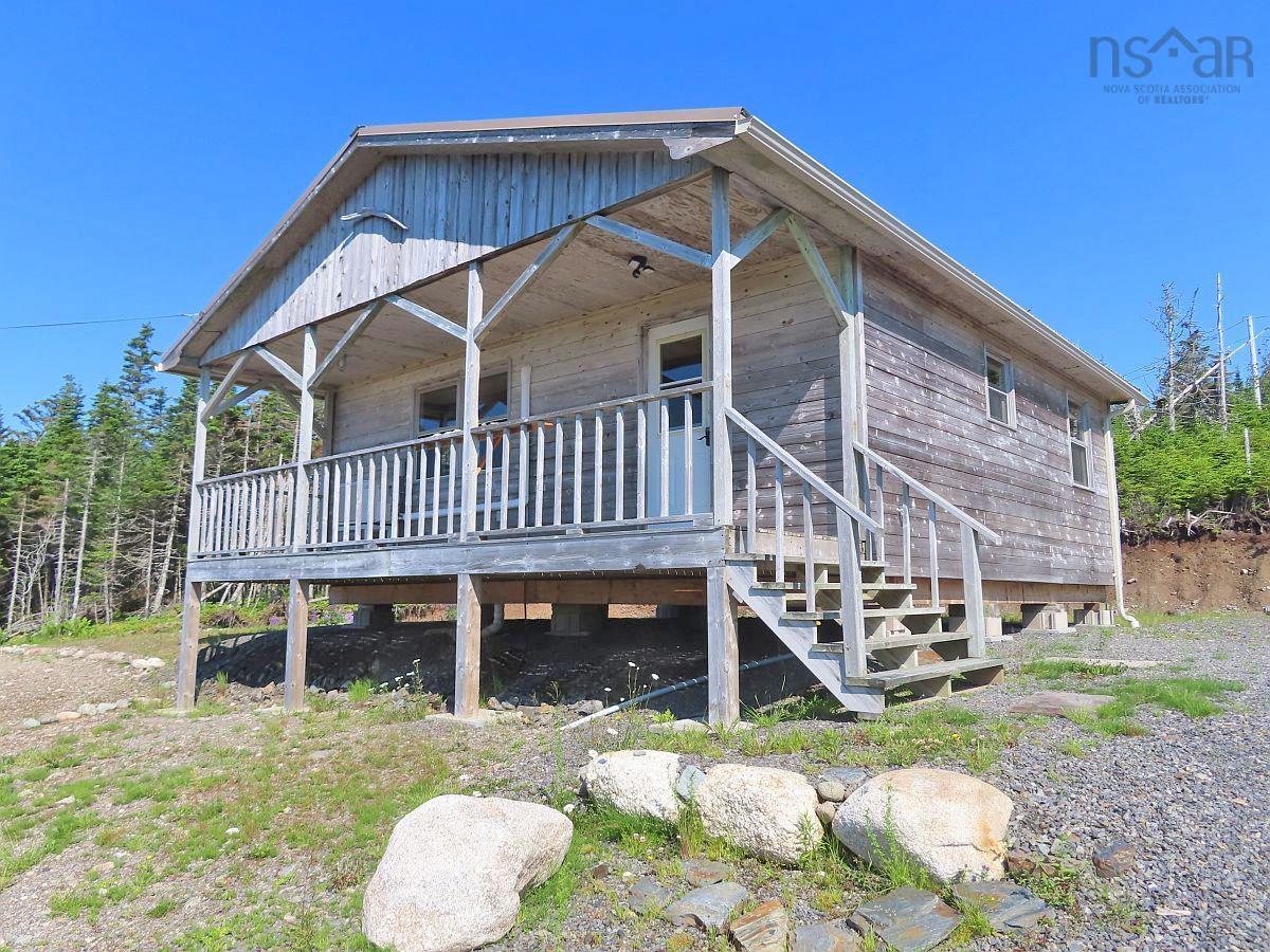 304 Cape Road South 