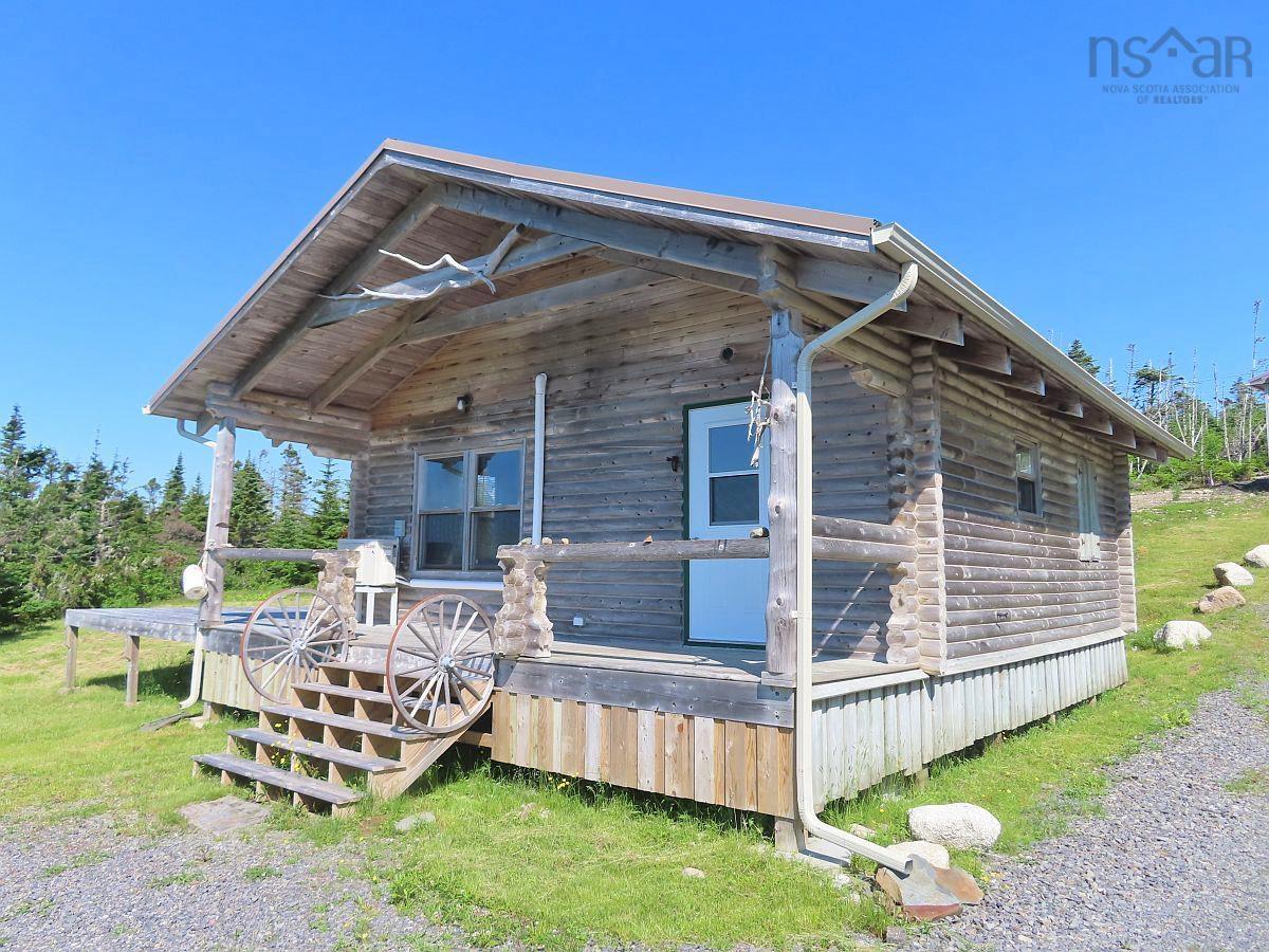 304 Cape Road South 