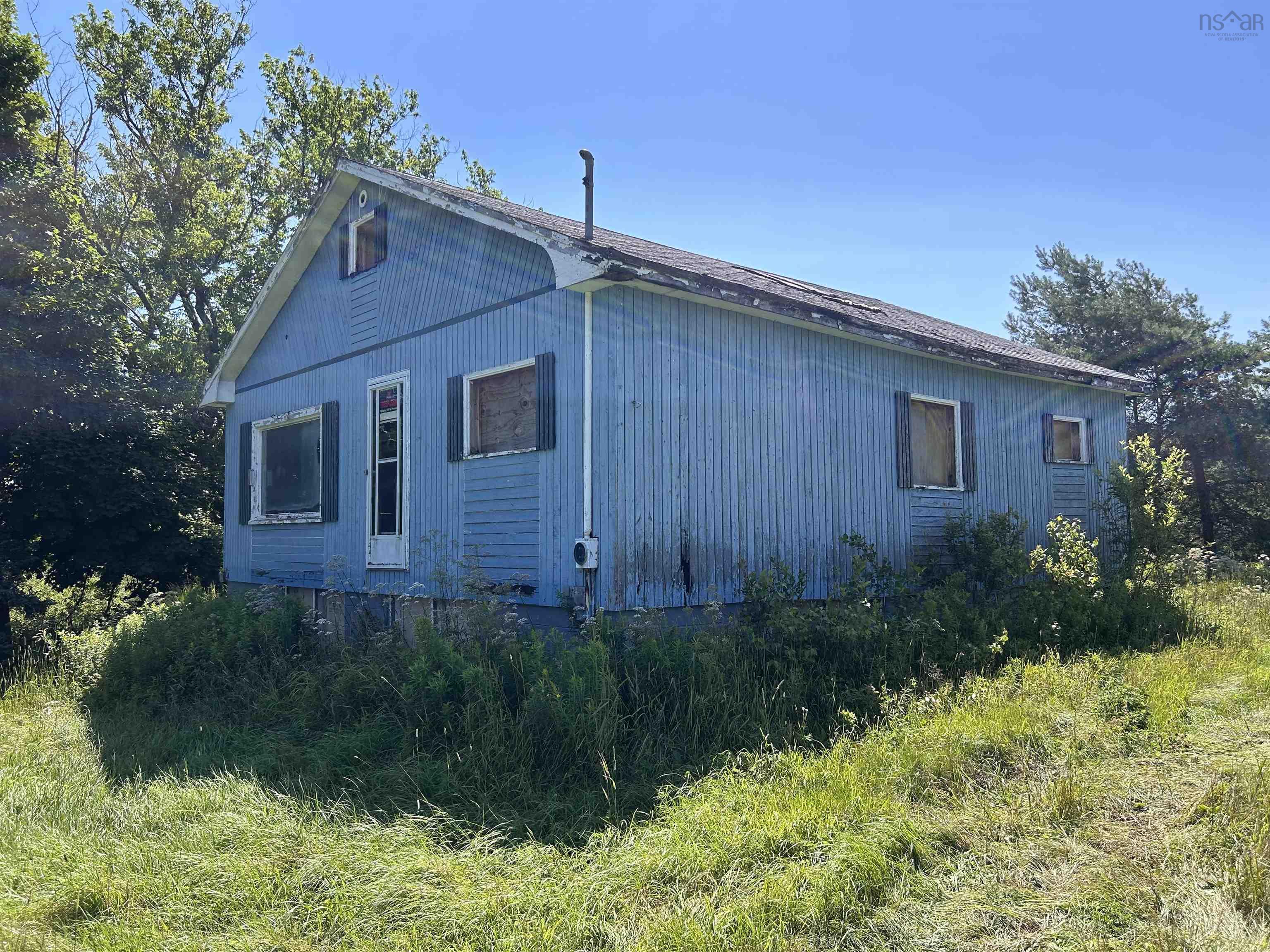 $114,900.00: 1766 6 Highway, Warren