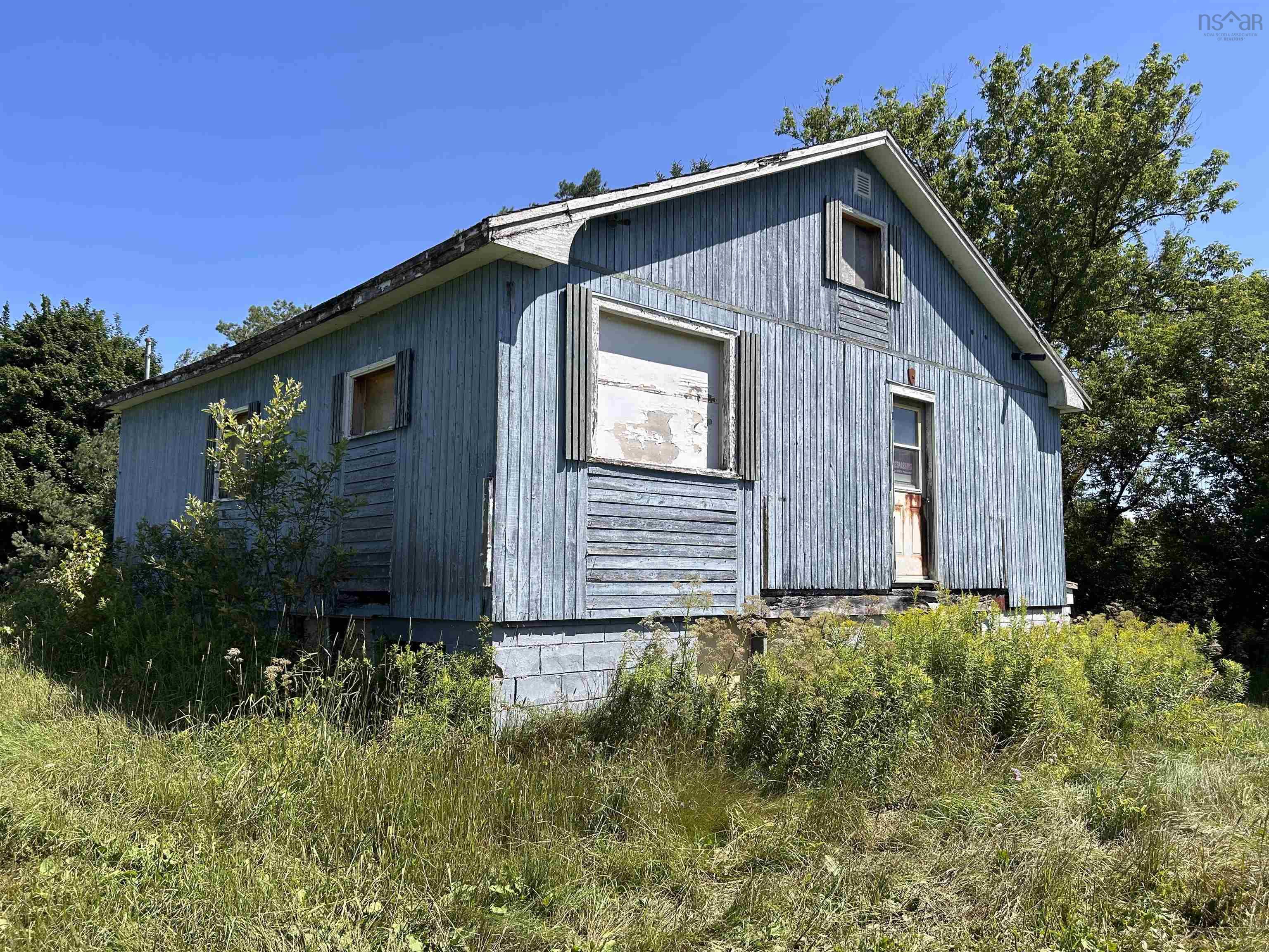 $114,900.00: 1766 6 Highway, Warren