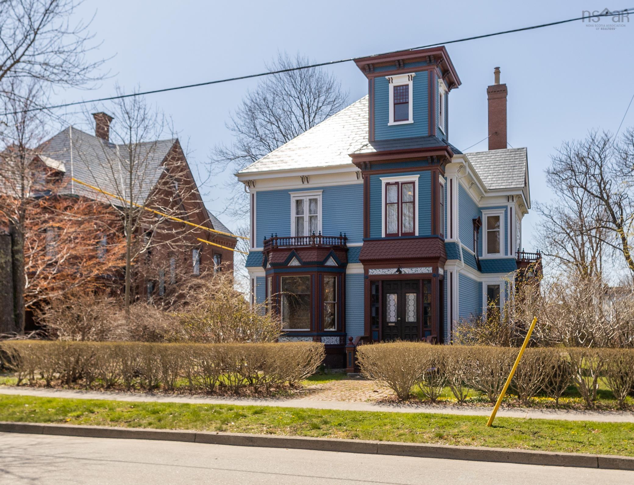 27 Willow Street 